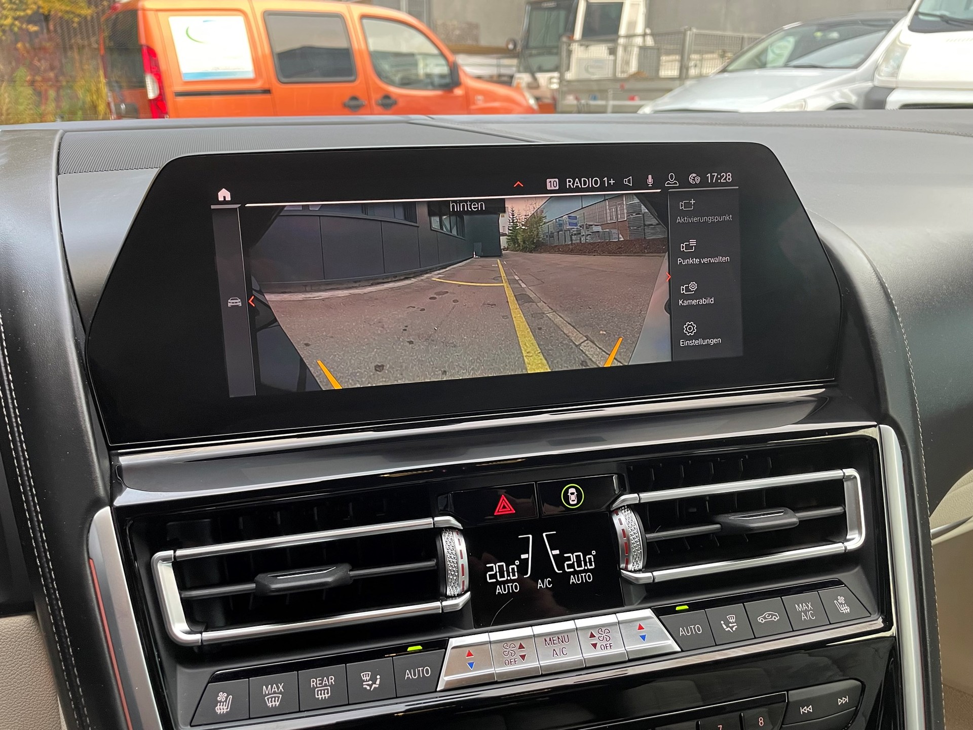 BMW M850i xDrive-image-14