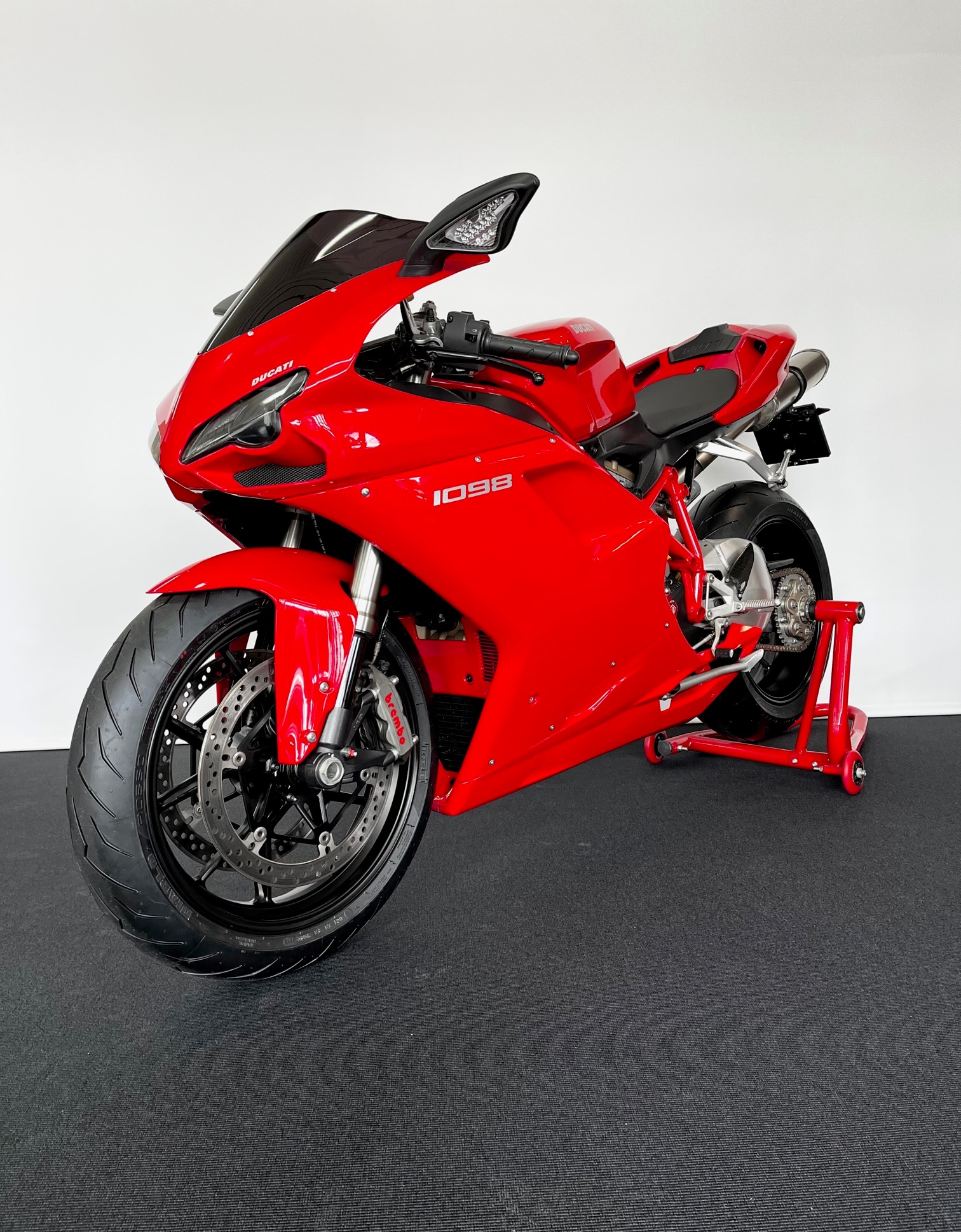 DUCATI 1098-showroom-element-3