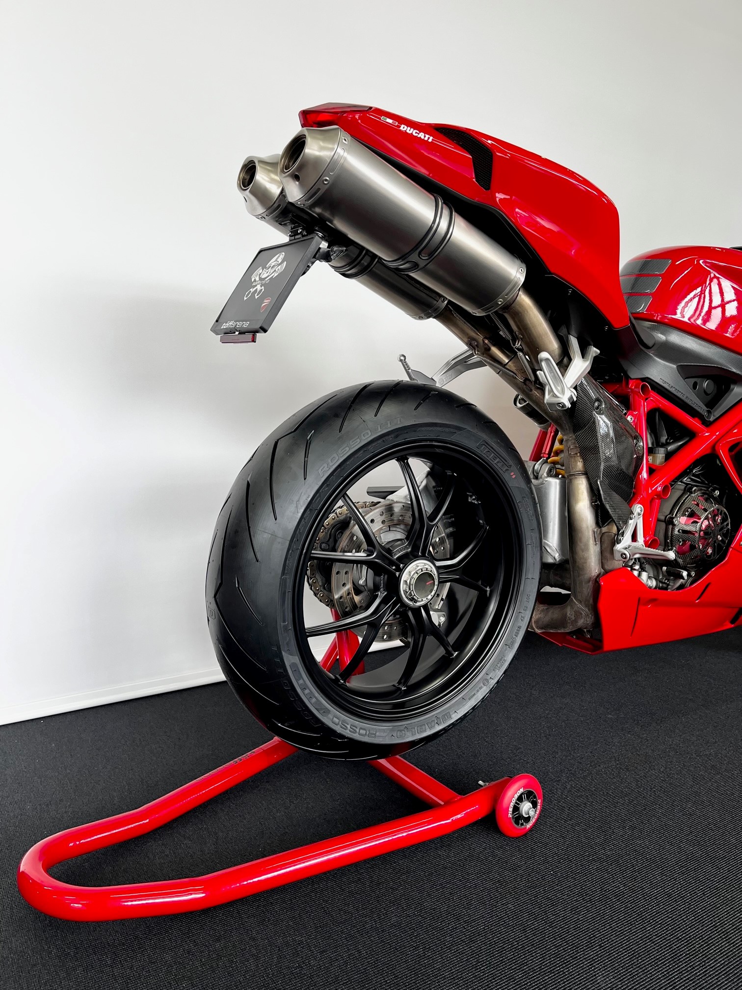DUCATI 1098-showroom-element-1