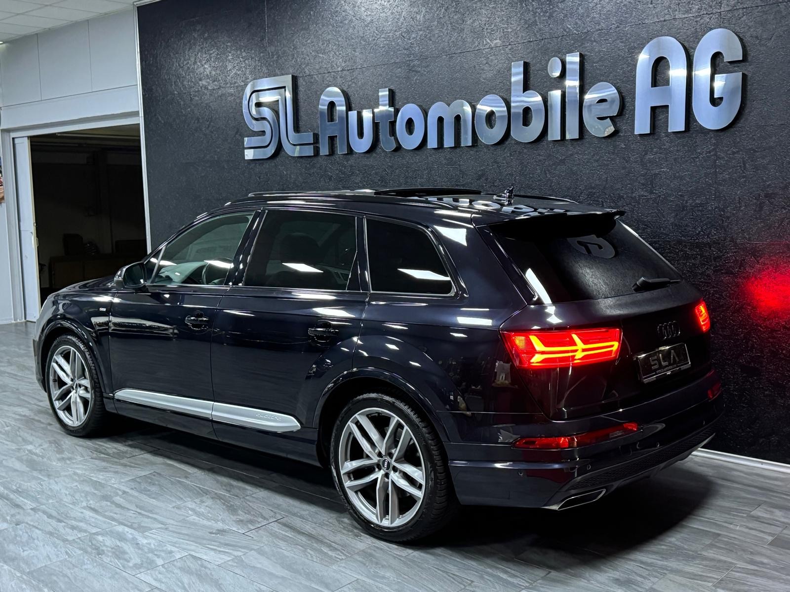 AUDI Q7 50 TDI S-Line quattro tiptronic / 7 Sitz / CH FZ-showroom-element-3