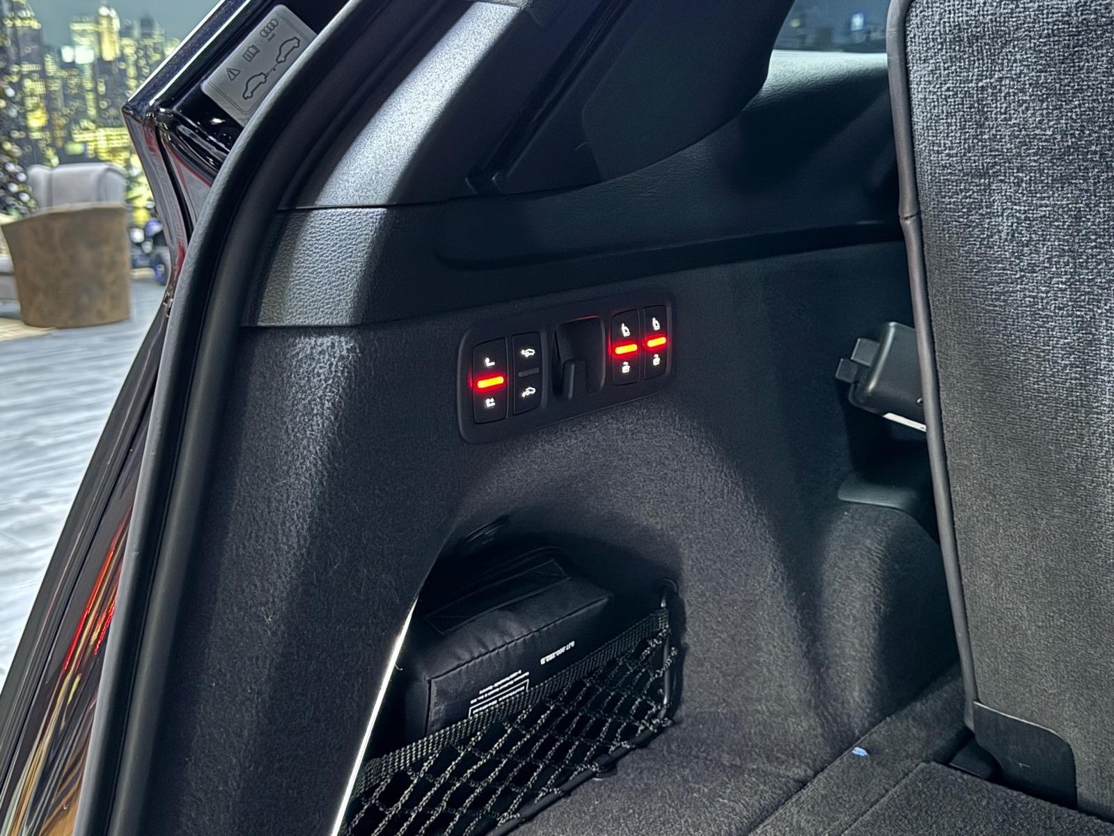 AUDI Q7 50 TDI S-Line quattro tiptronic / 7 Sitz / CH FZ-image-13