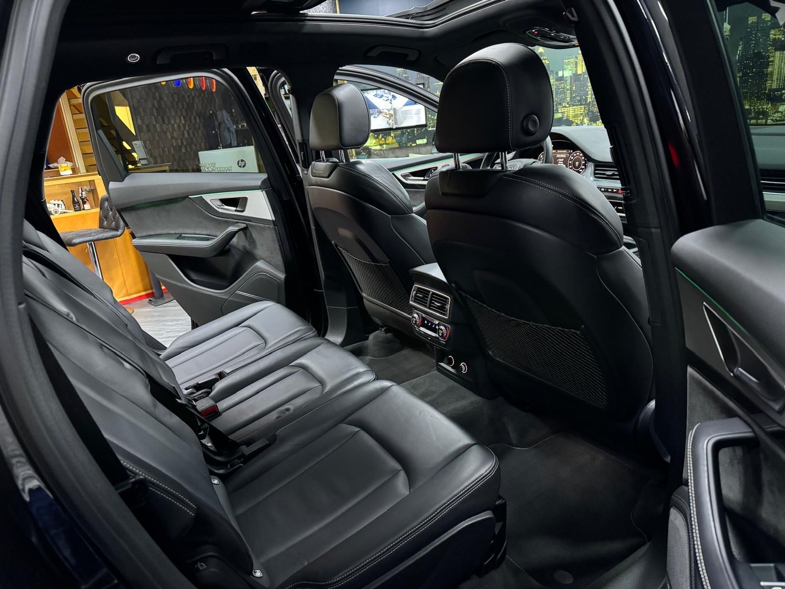 AUDI Q7 50 TDI S-Line quattro tiptronic / 7 Sitz / CH FZ-image-15