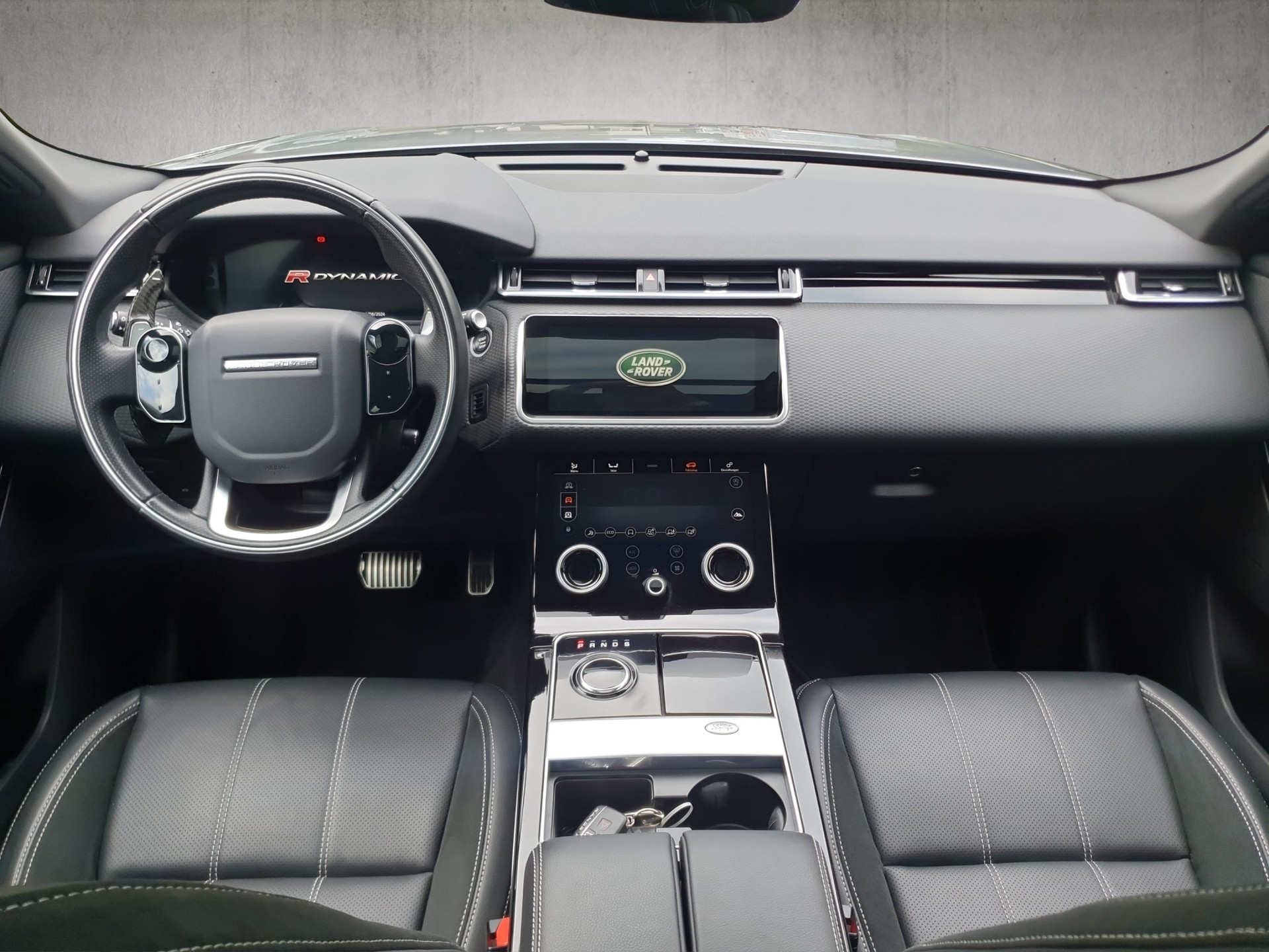 LAND ROVER RR Velar R-Dynamic D 300 S-image-11