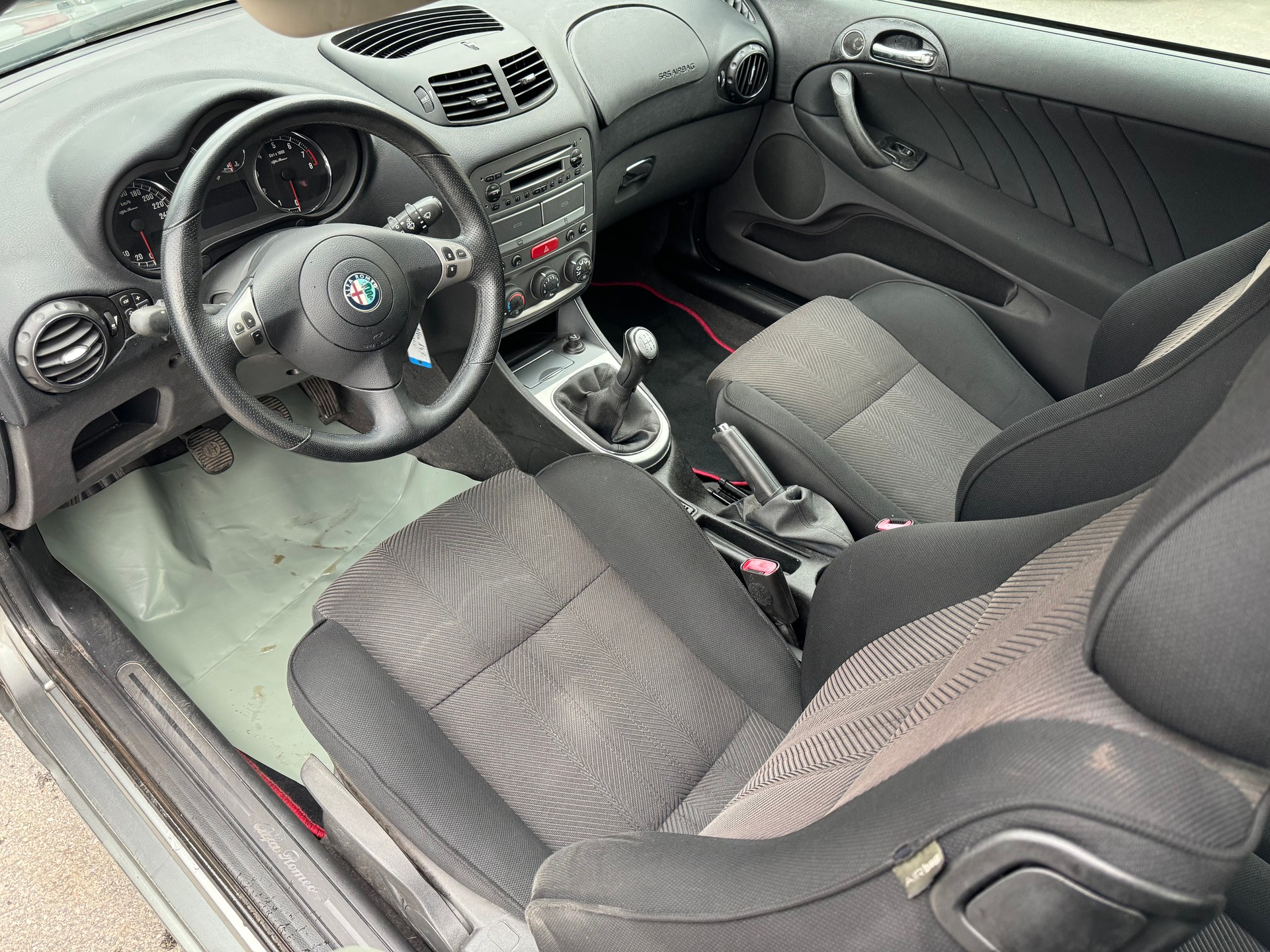 ALFA ROMEO 147 1.6 TS 16V Progression-image-10