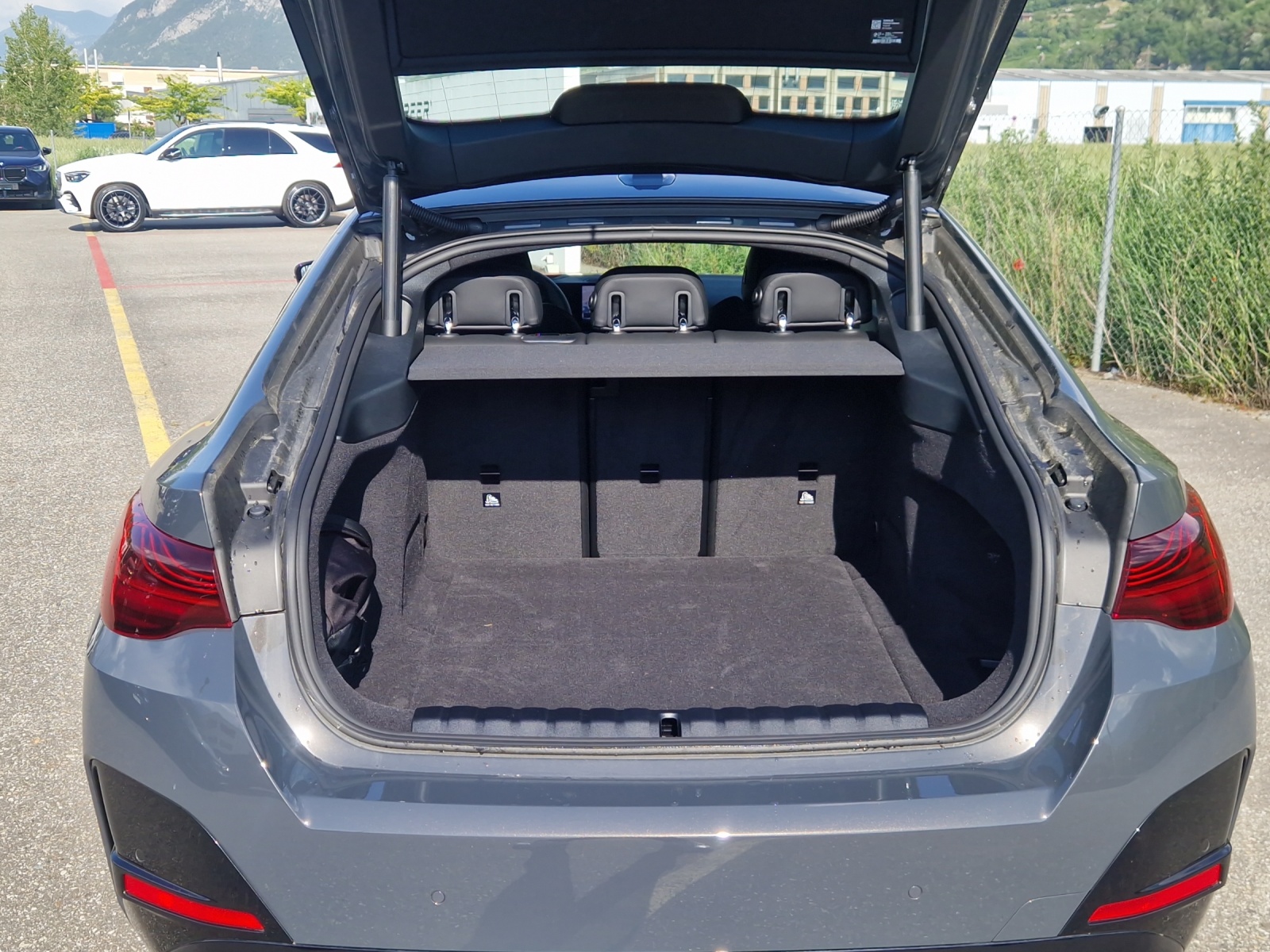 BMW i4 xDrive 40 M Sport Pro-image-19