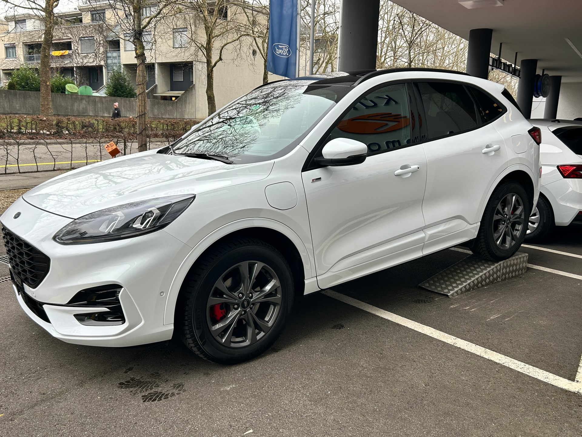 FORD Kuga 2.5 PHEV ST-Line X 2WD-image-3