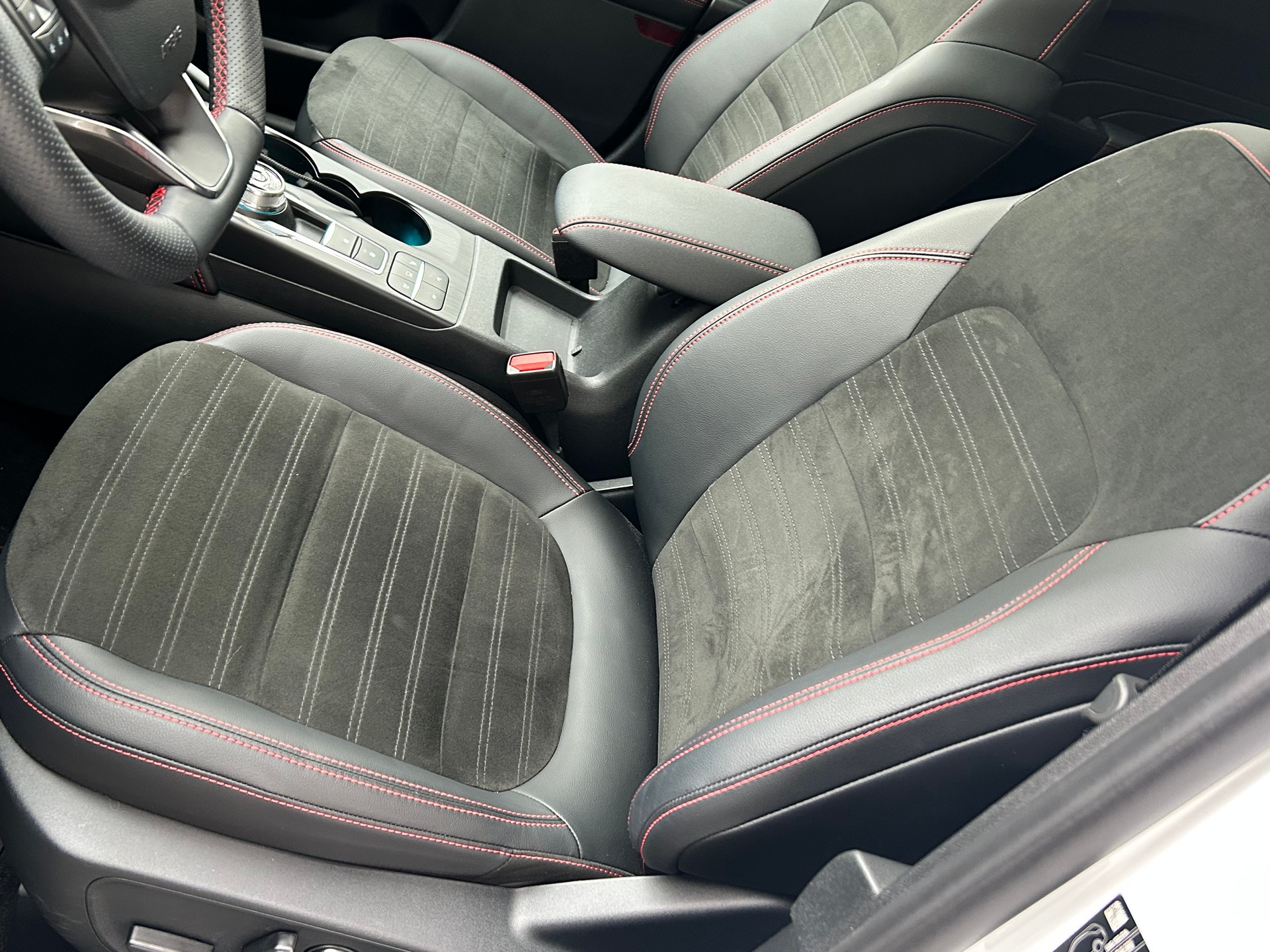 FORD Kuga 2.5 PHEV ST-Line X 2WD-image-9