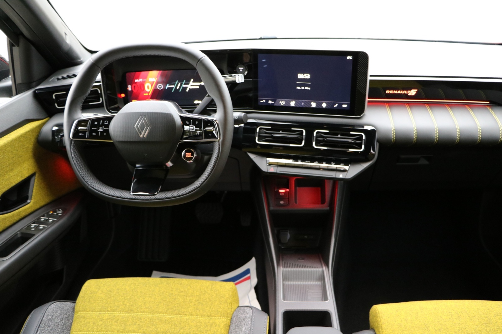 RENAULT R5 E-Tech Comfort Range 52 kWh Iconic Five-image-9