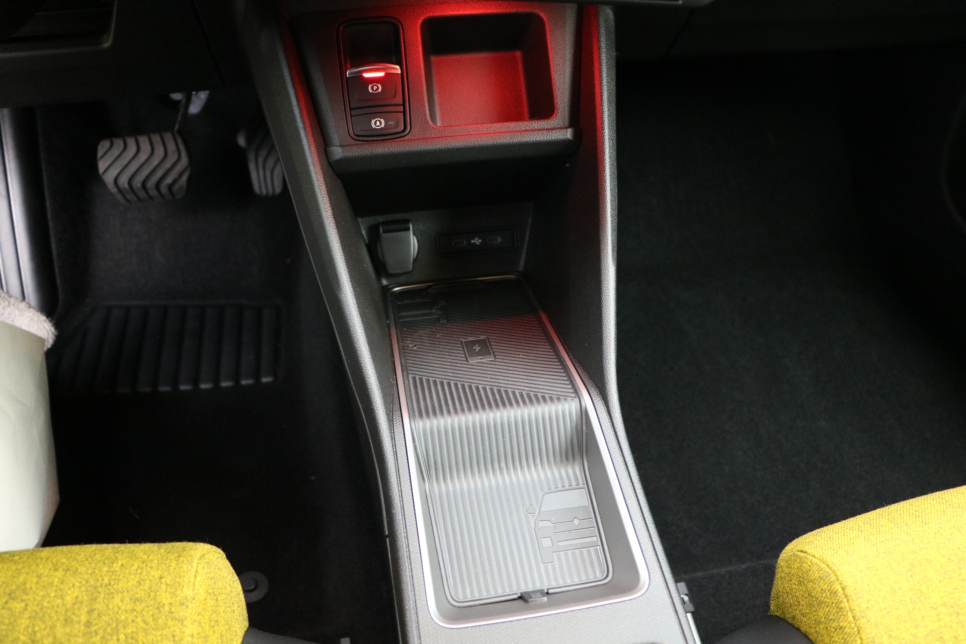 RENAULT R5 E-Tech Comfort Range 52 kWh Iconic Five-image-16