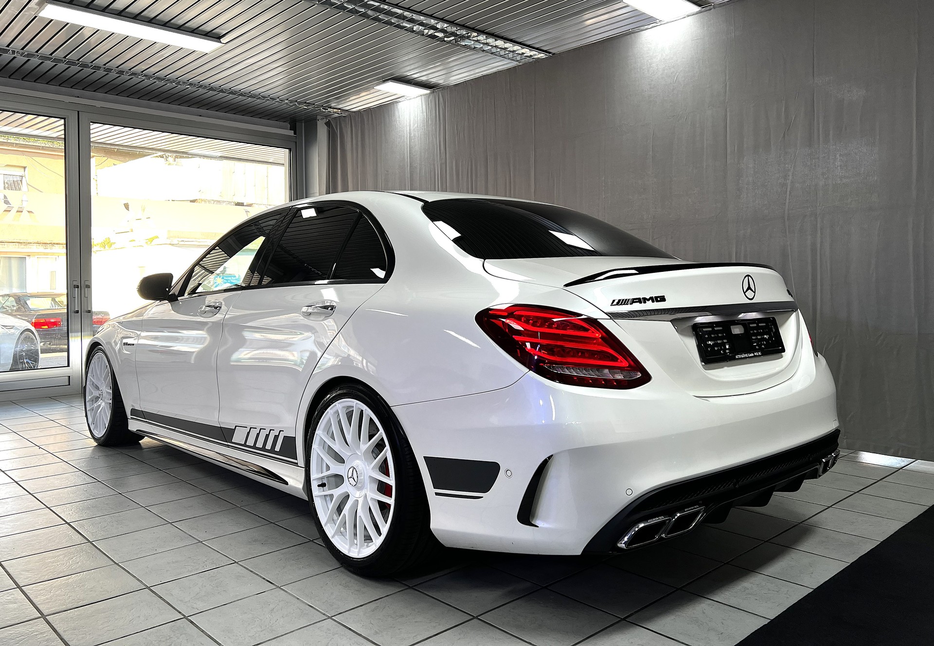 MERCEDES-BENZ C 63 S AMG Edition 1 Speedshift-image-2