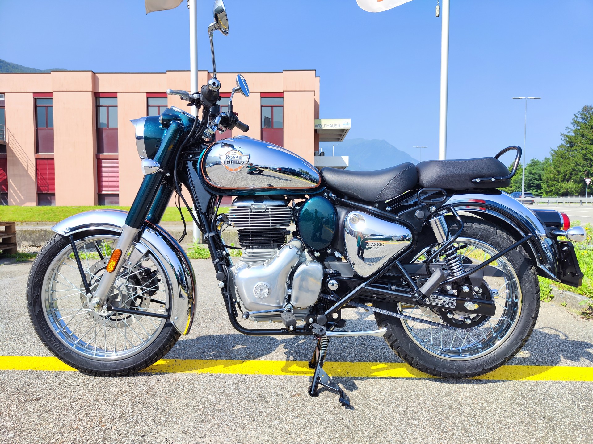 ROYAL ENFIELD Classic 350 Chrome-showroom-element-1