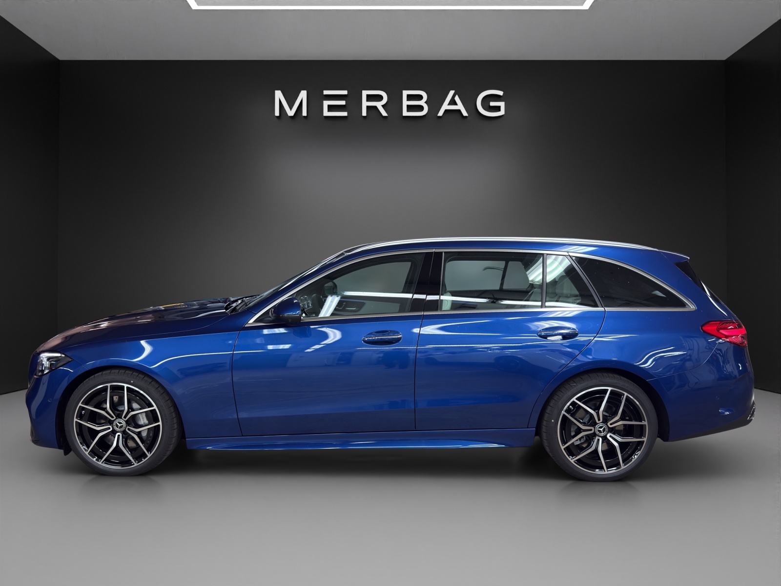 MERCEDES-BENZ C 220 d T 4 Matic-image-1