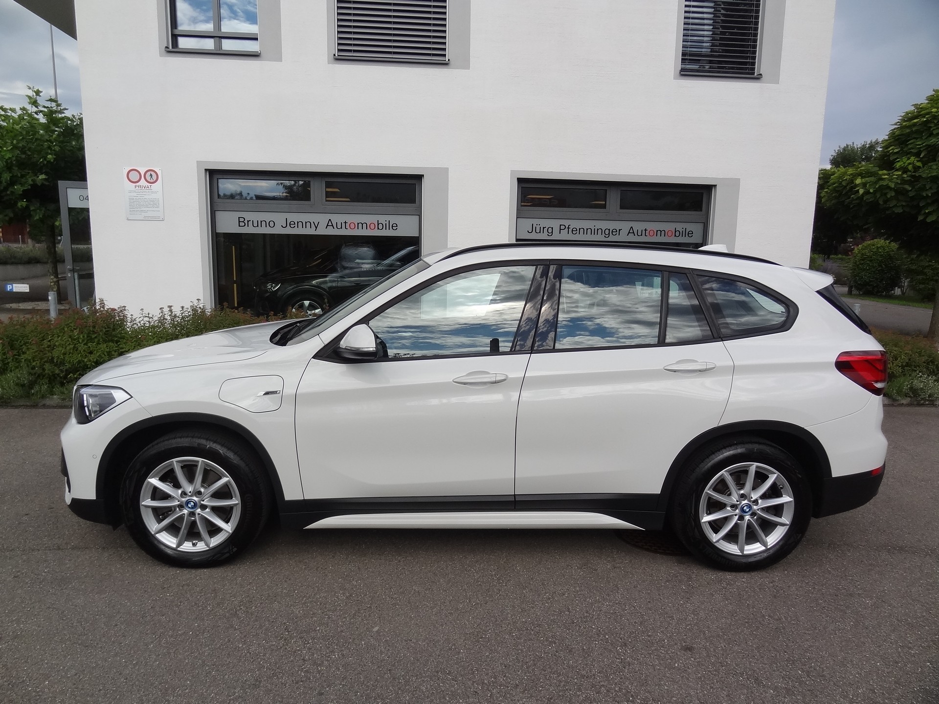 BMW X1 xDrive 25e Sport Line Steptronic-showroom-element-1