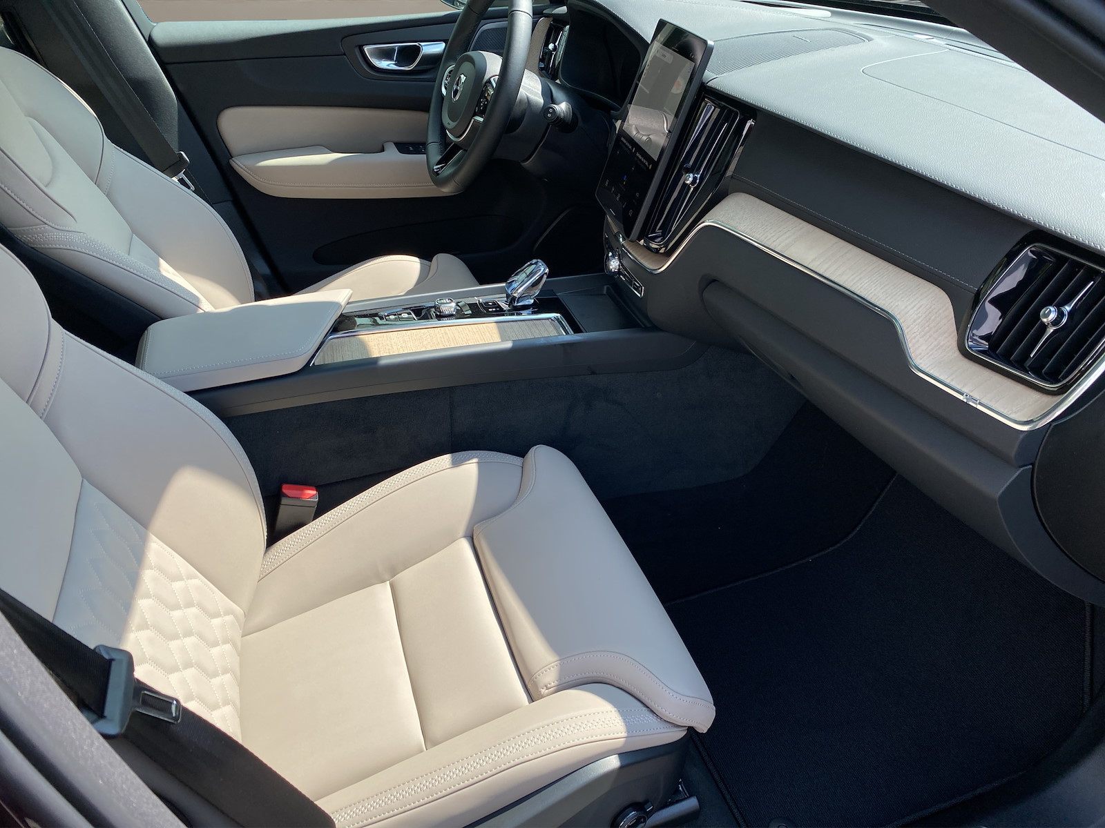 VOLVO XC60 2.0 T8 TE Ultra Dark eAWD-image-11