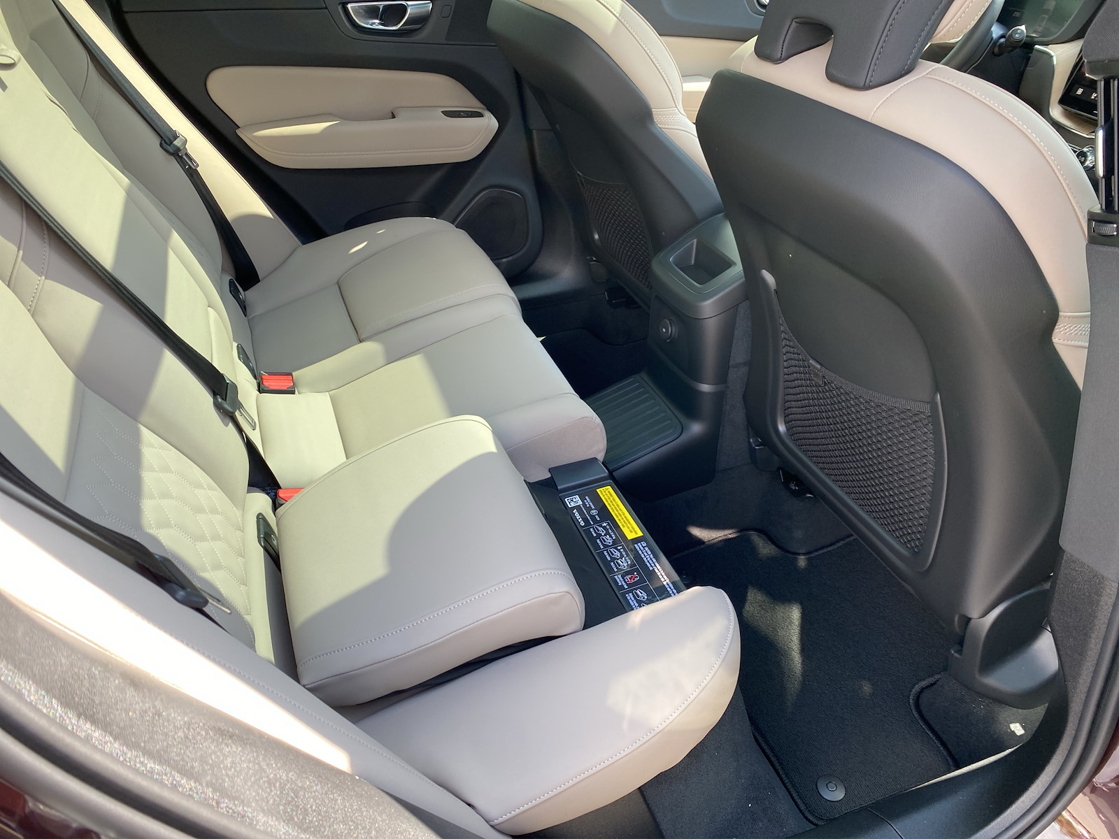 VOLVO XC60 2.0 T8 TE Ultra Dark eAWD-image-10