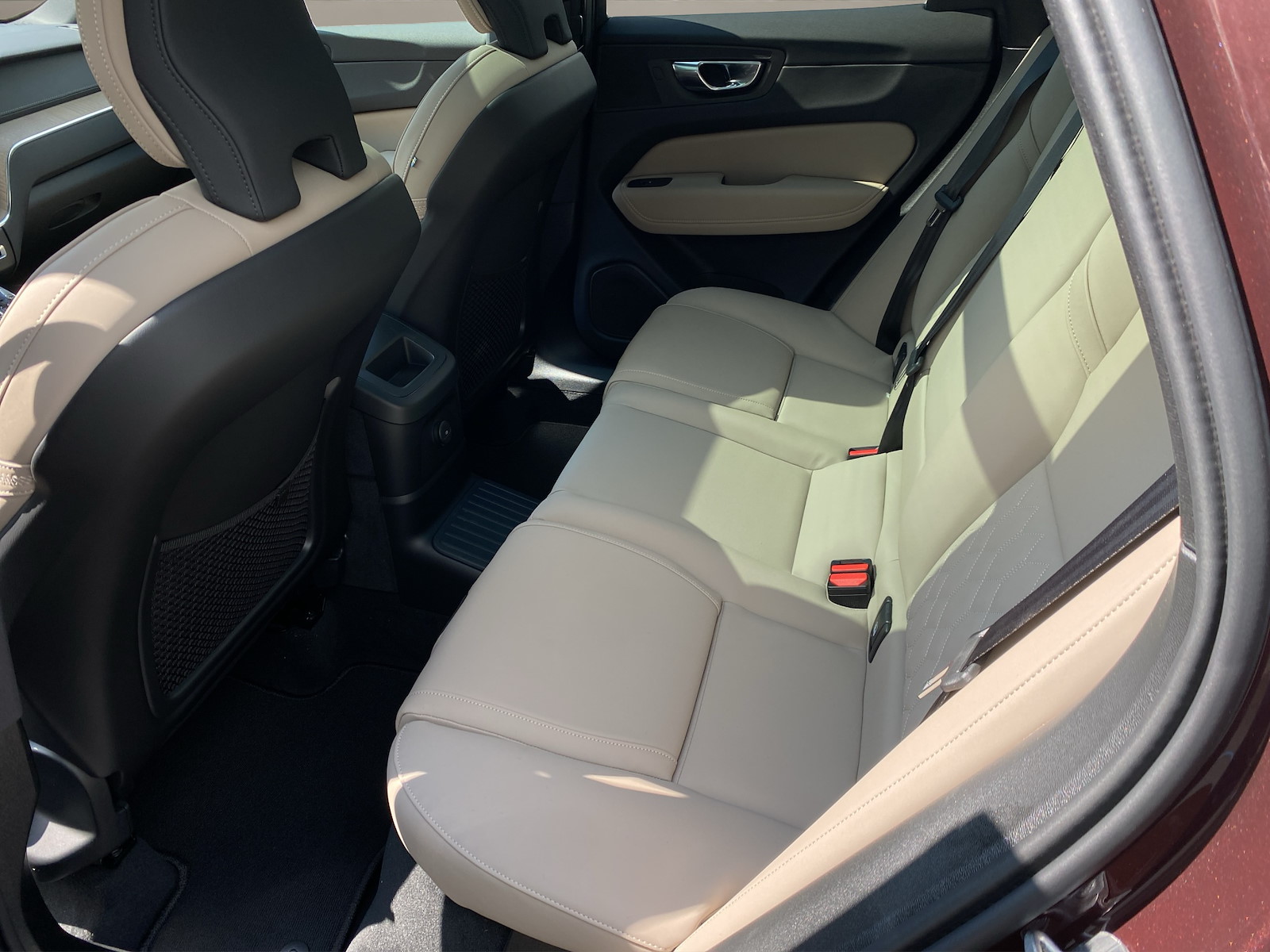 VOLVO XC60 2.0 T8 TE Ultra Dark eAWD-image-9