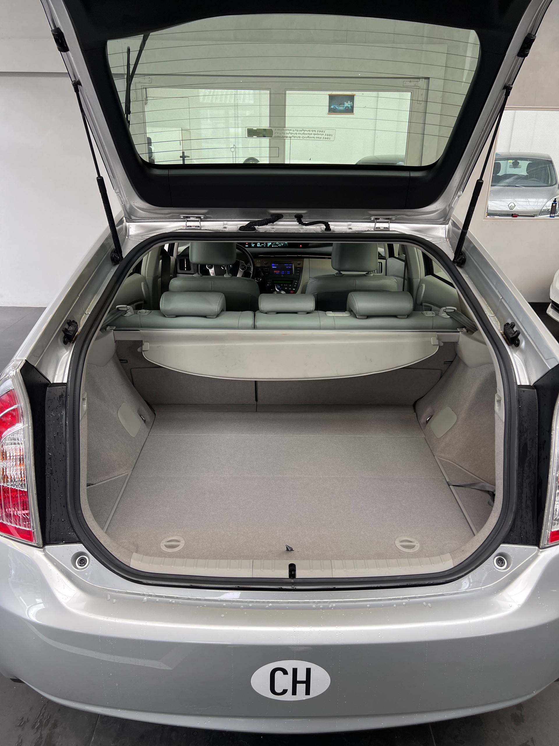 TOYOTA Prius 1.8 16V HSD Sol-image-10