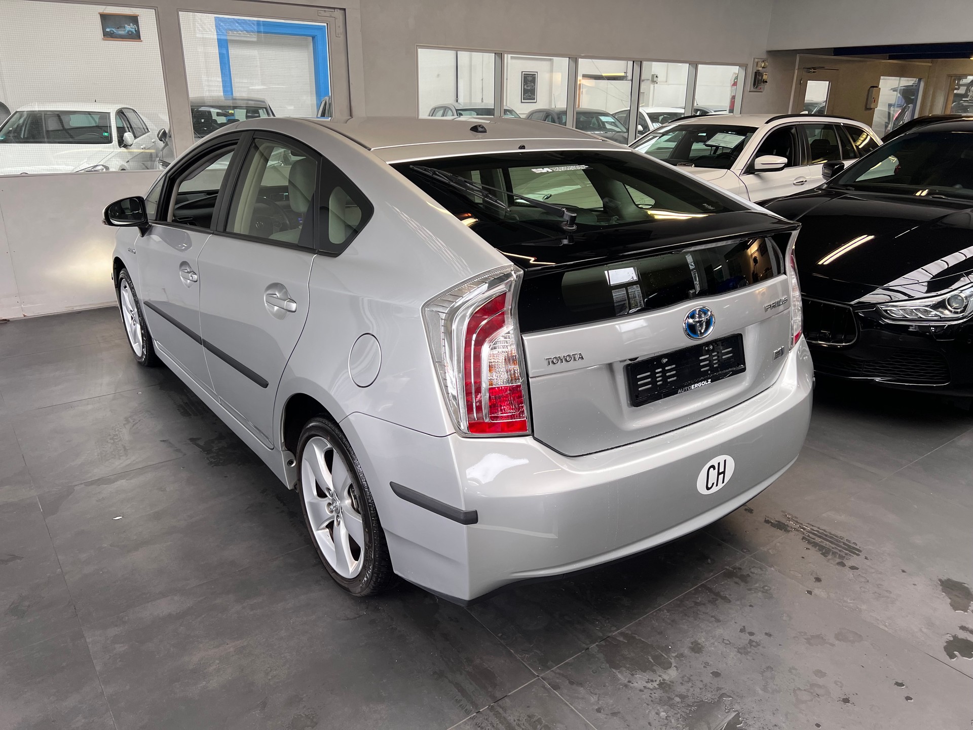 TOYOTA Prius 1.8 16V HSD Sol-image-1