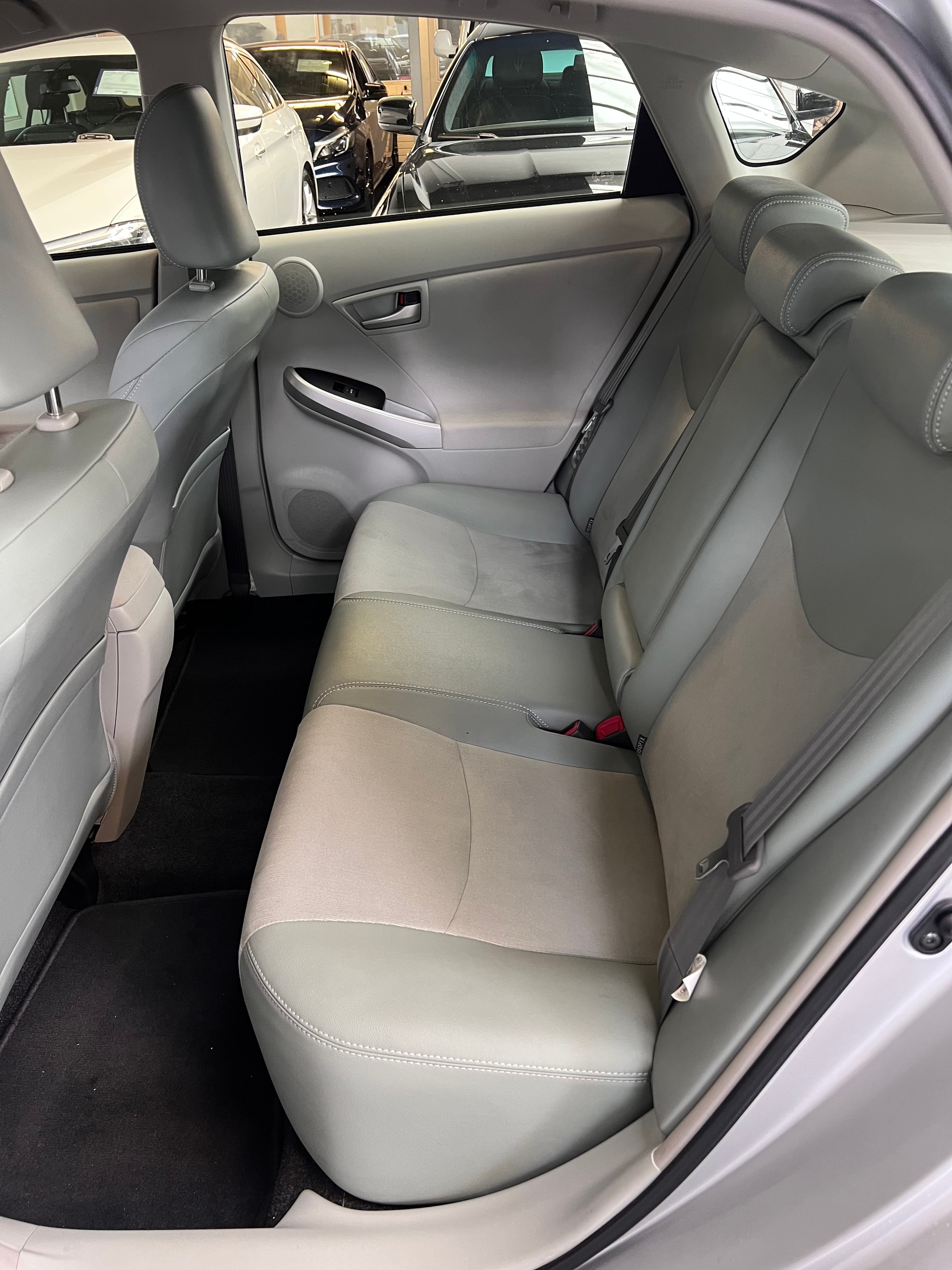 TOYOTA Prius 1.8 16V HSD Sol-image-9