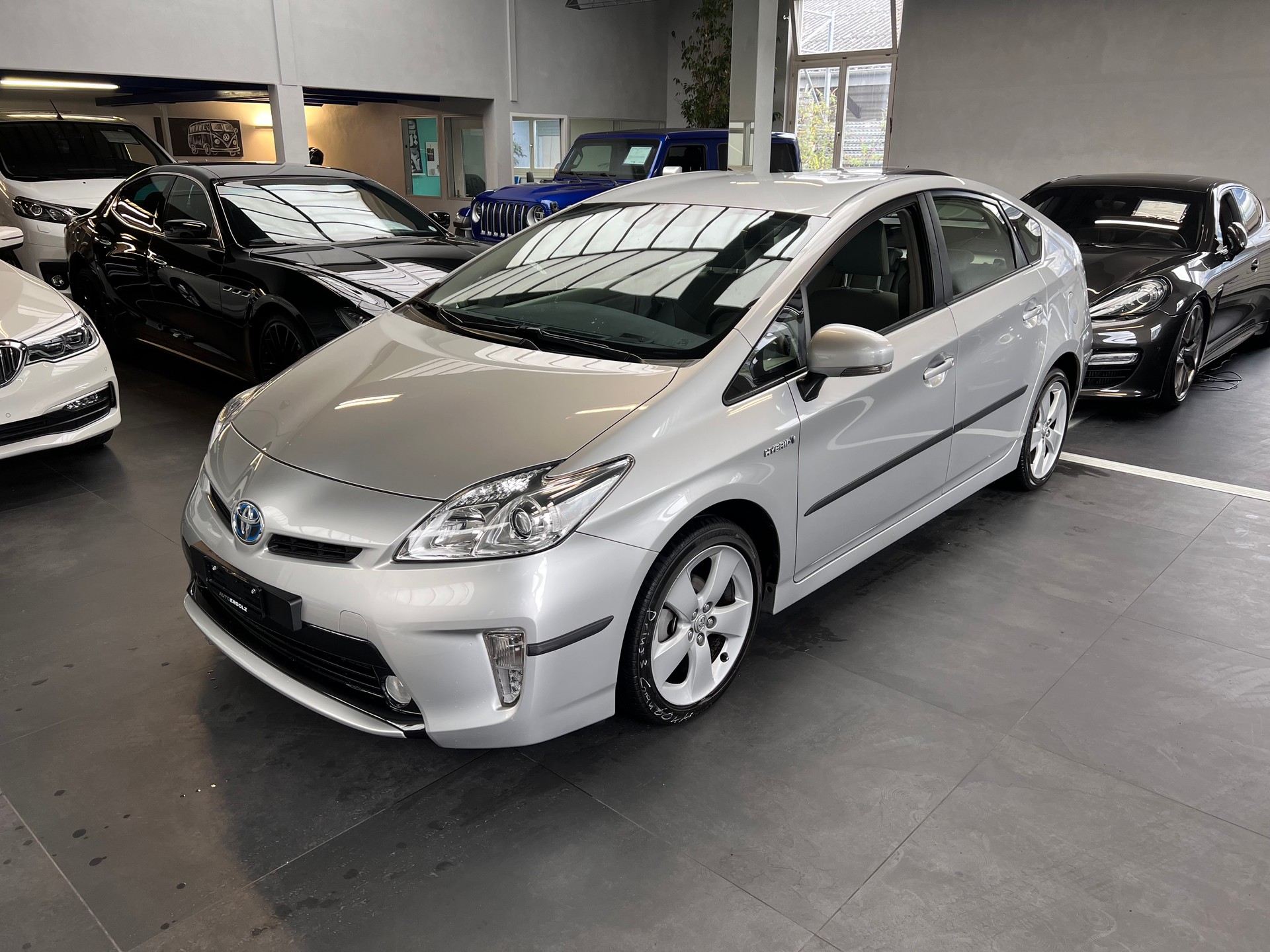 TOYOTA Prius 1.8 16V HSD Sol-image-0