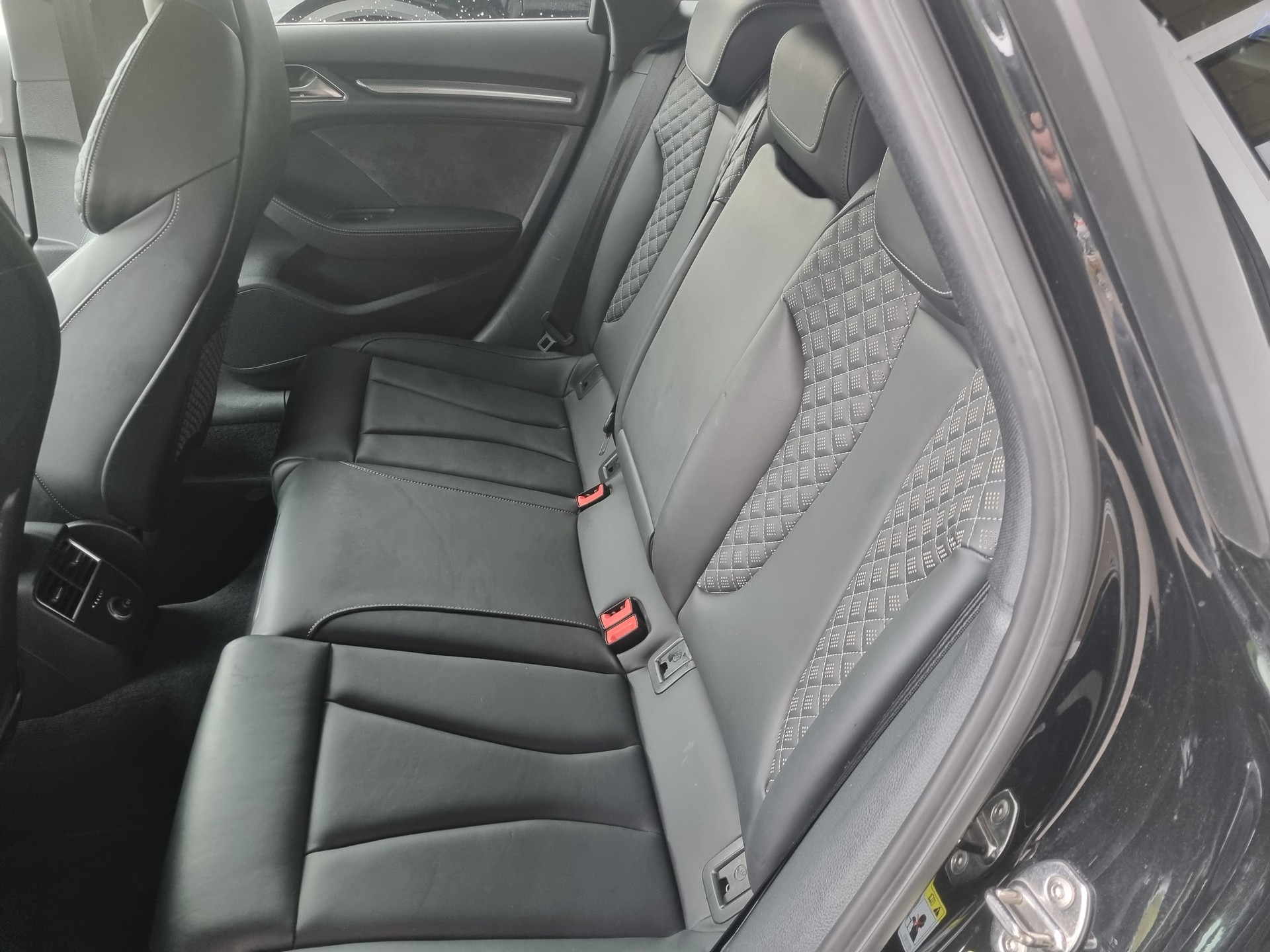 AUDI RS3 Sportback 2.5 TSI quattro S-tronic-image-7