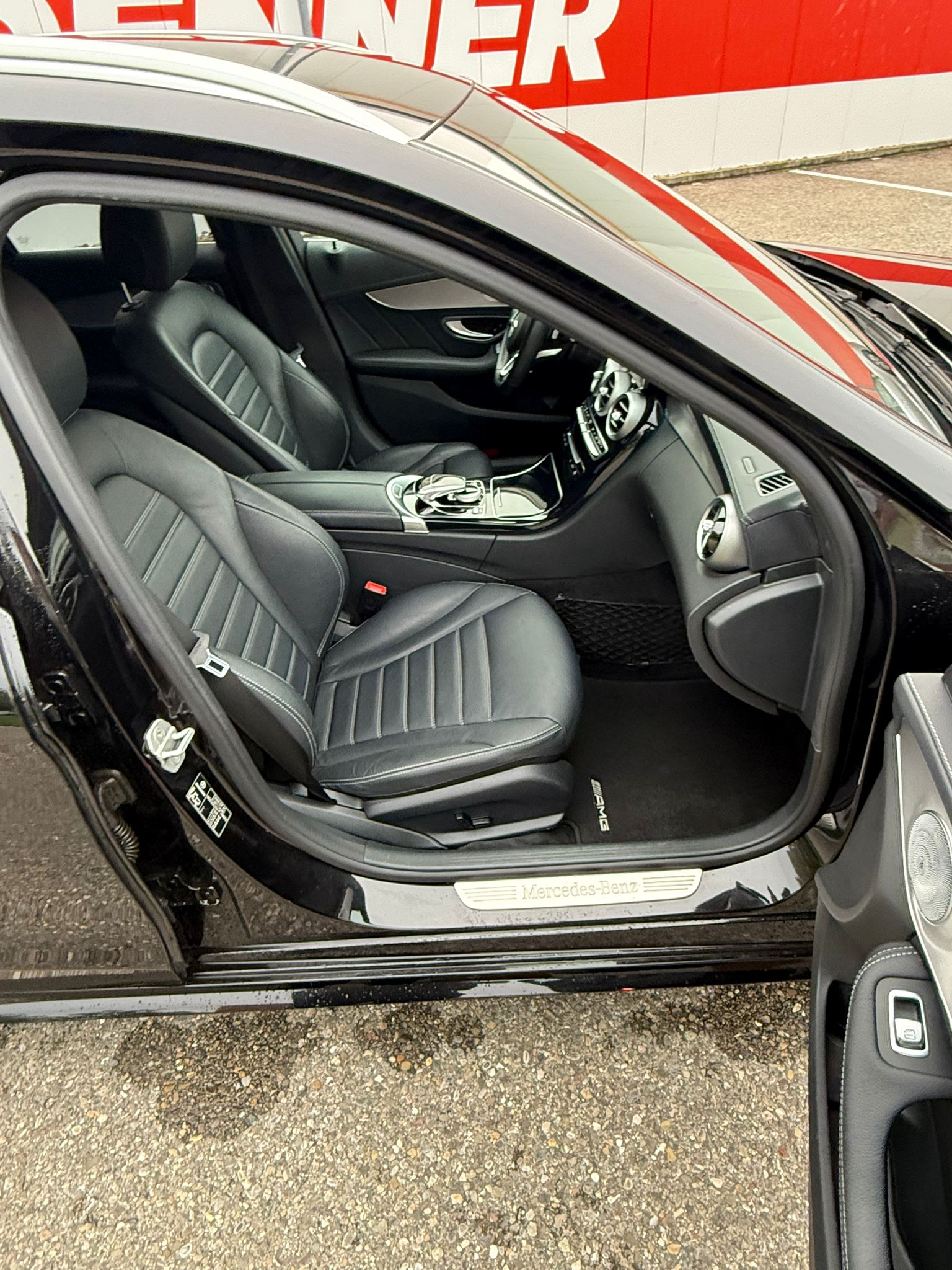 MERCEDES-BENZ C 400 AMG Line 4Matic 7G-Tronic-image-9