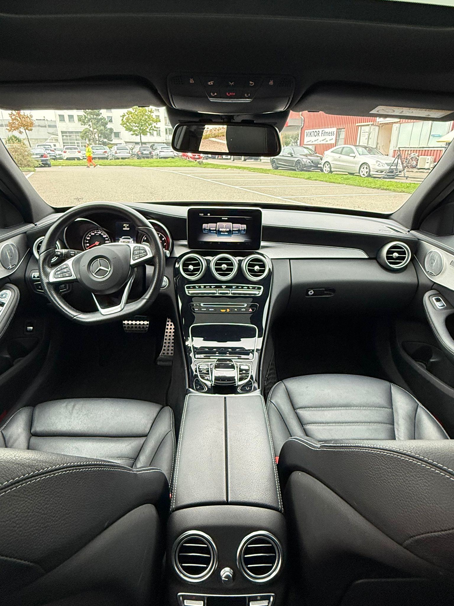 MERCEDES-BENZ C 400 AMG Line 4Matic 7G-Tronic-image-12