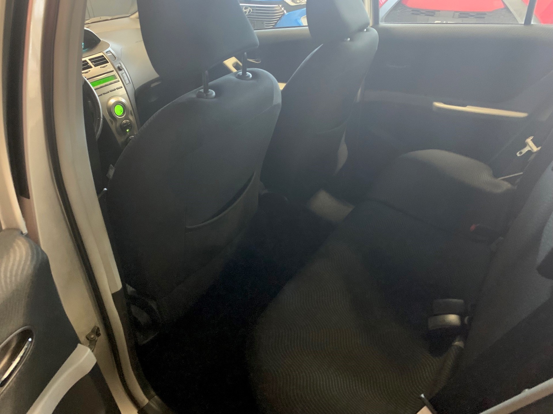 TOYOTA Yaris 1.33 VVT-i Linea Sol-image-6
