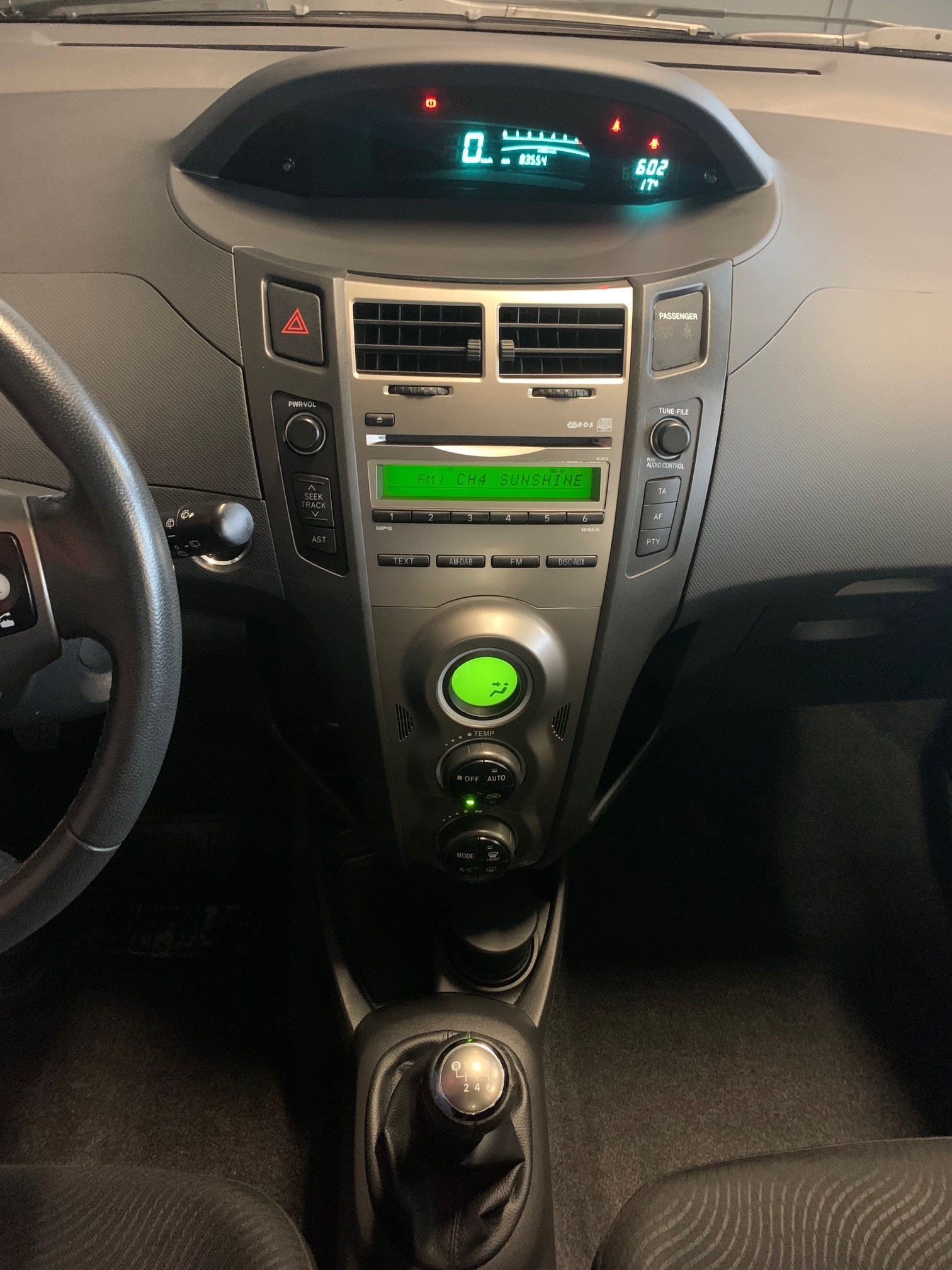 TOYOTA Yaris 1.33 VVT-i Linea Sol-image-8