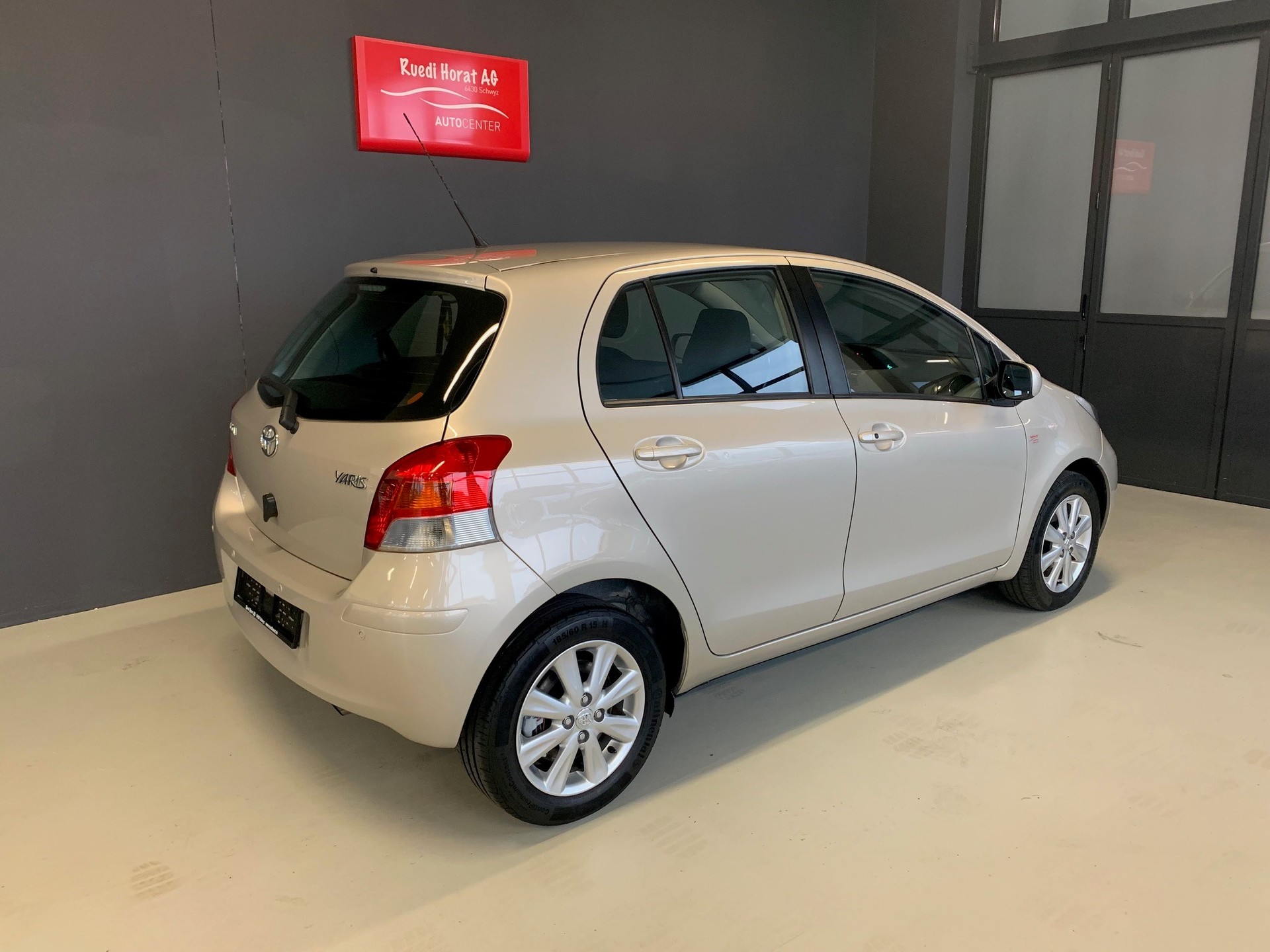 TOYOTA Yaris 1.33 VVT-i Linea Sol-image-3