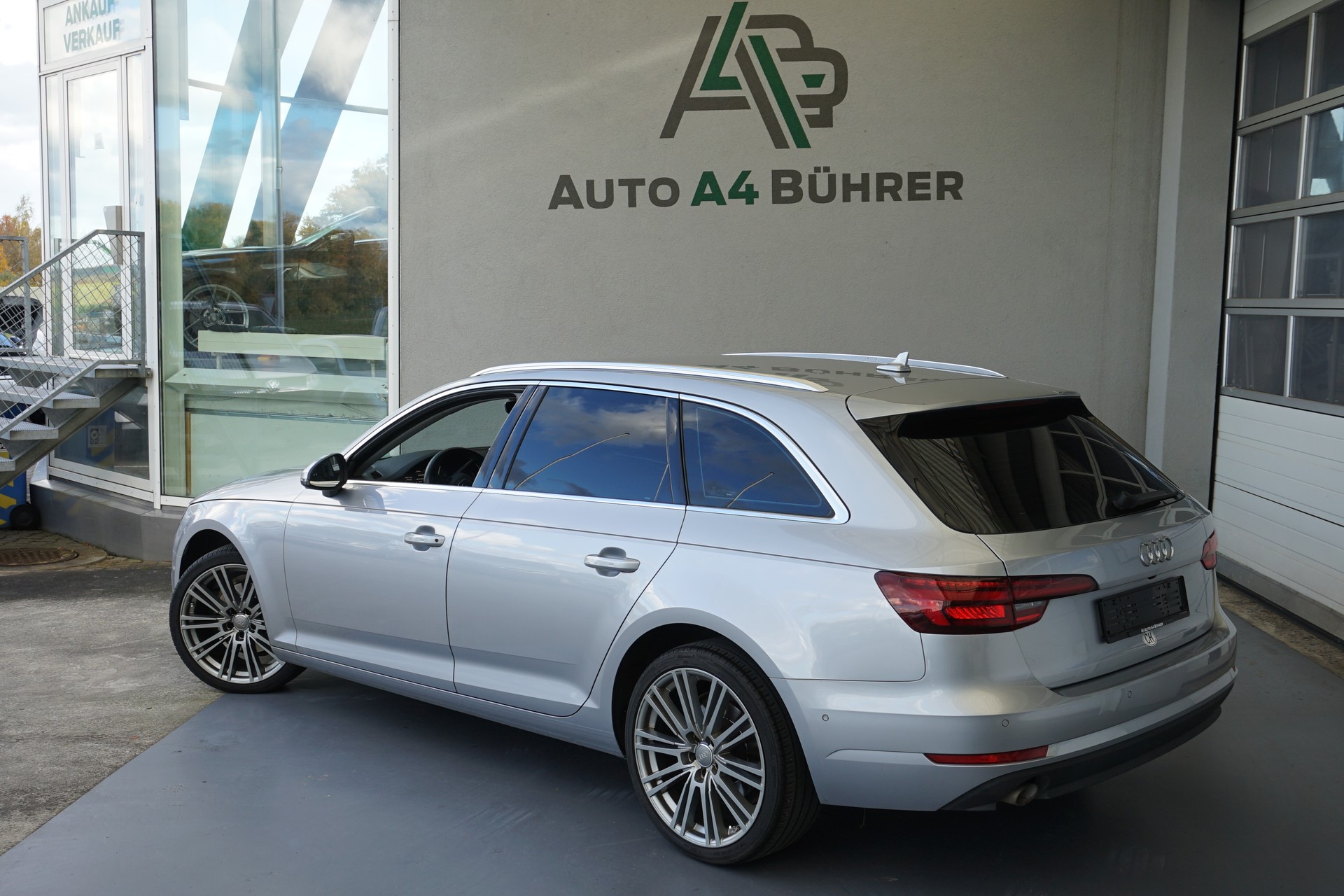 AUDI A4 Avant 2.0 TDI S-Tronic 150 PS-image-5