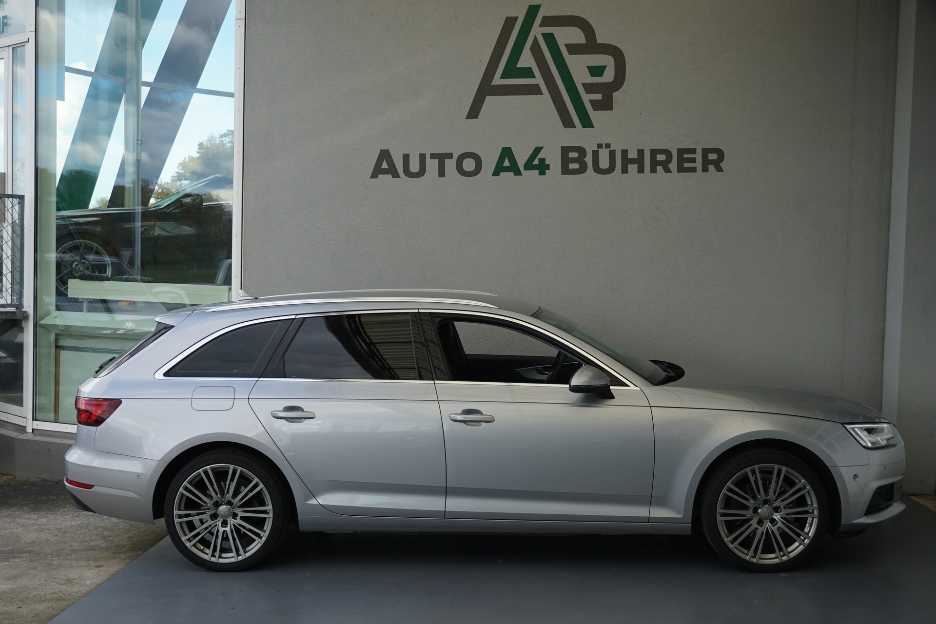 AUDI A4 Avant 2.0 TDI S-Tronic 150 PS-image-4