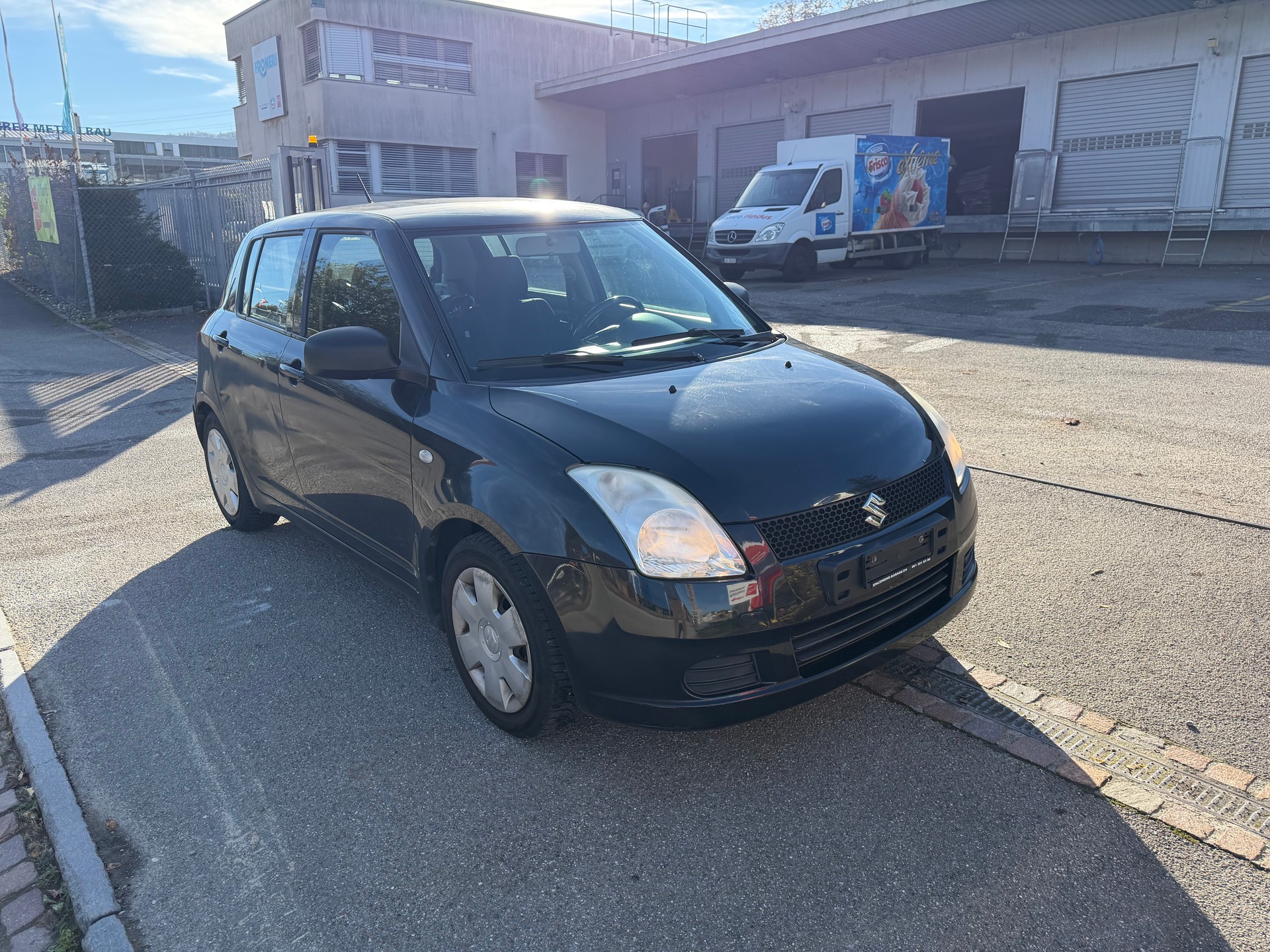 SUZUKI Swift 1.3i 16V GL-image-3