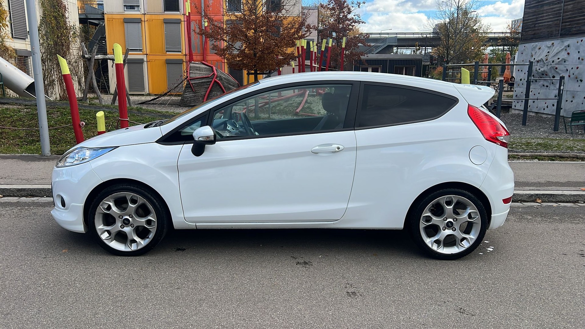FORD Fiesta 1.6 16V Titanium-image-3