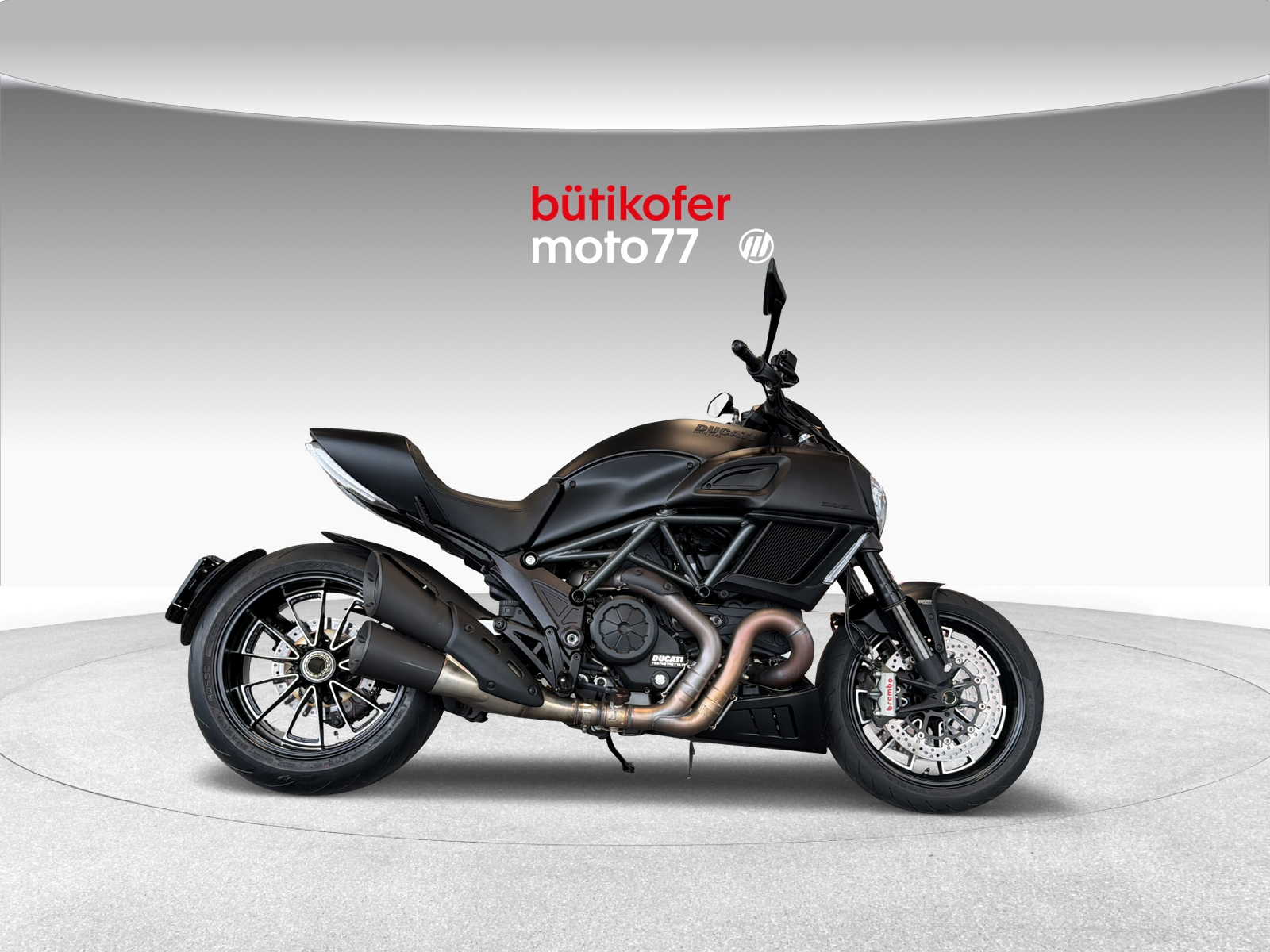 DUCATI 1200 Diavel Dark ABS-showroom-element-2