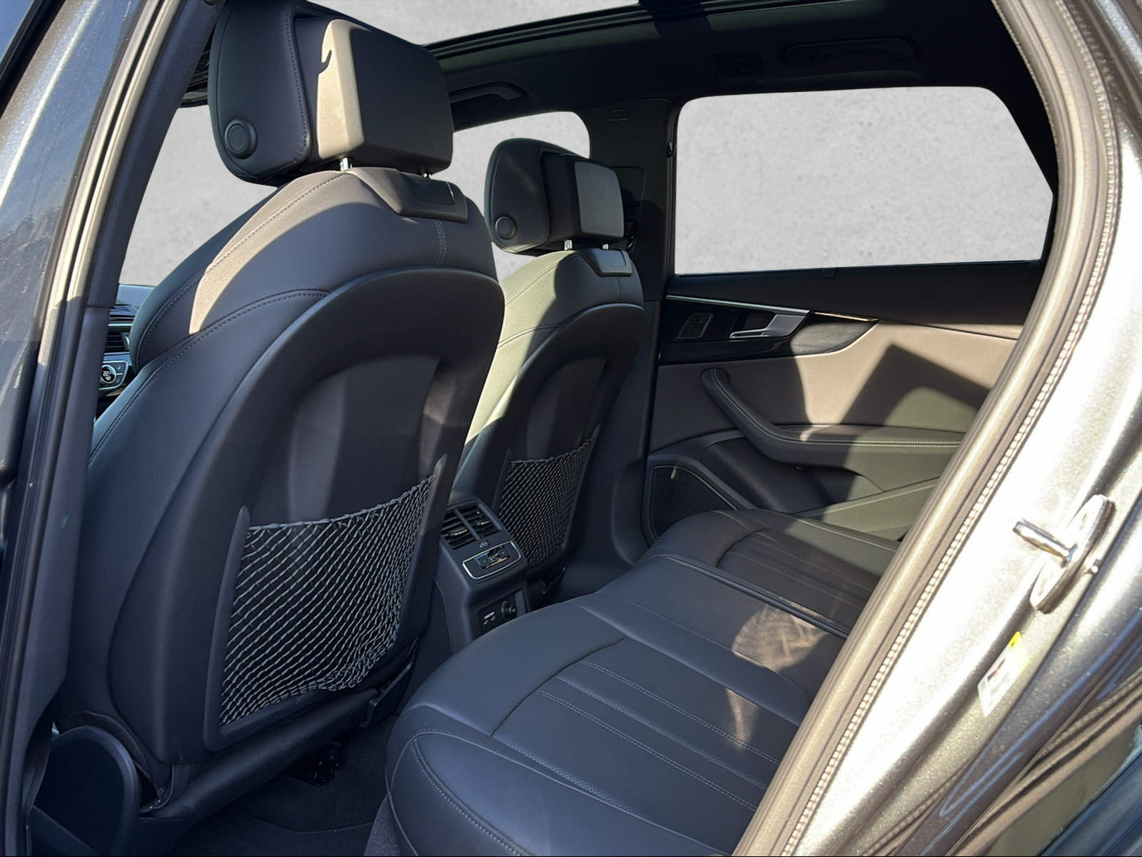 AUDI RS4 Avant quattro tiptronic-image-7