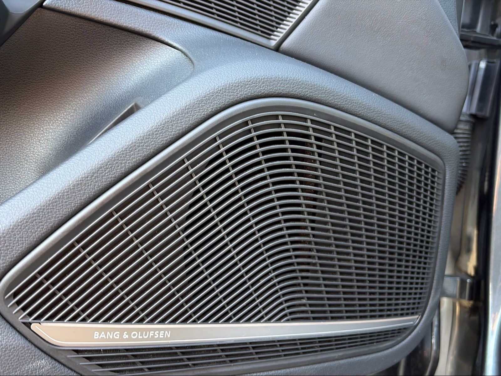 AUDI RS4 Avant quattro tiptronic-image-11