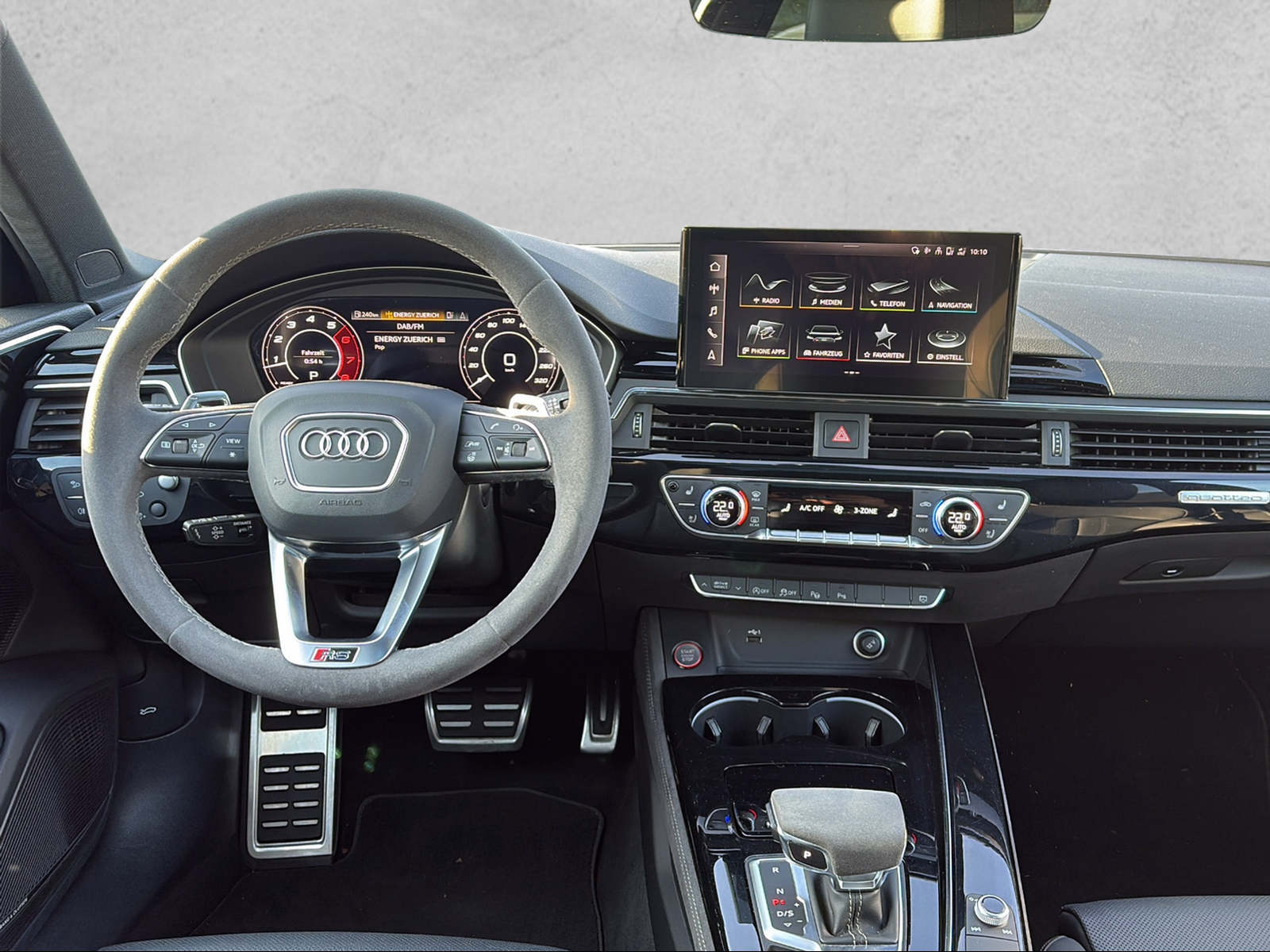 AUDI RS4 Avant quattro tiptronic-image-12