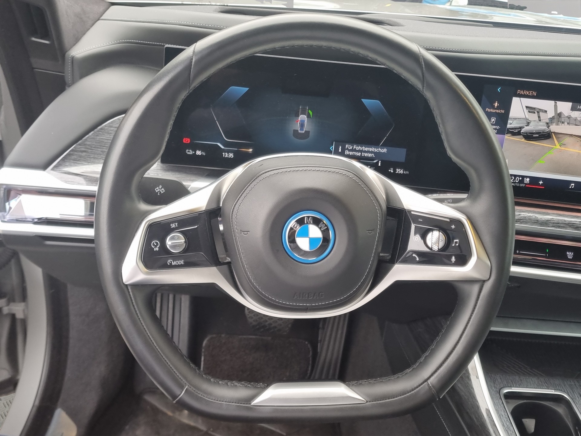 BMW i7 xDrive 60-image-13