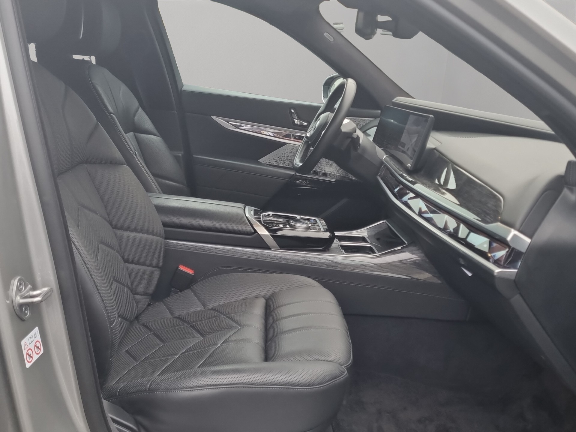 BMW i7 xDrive 60-image-20