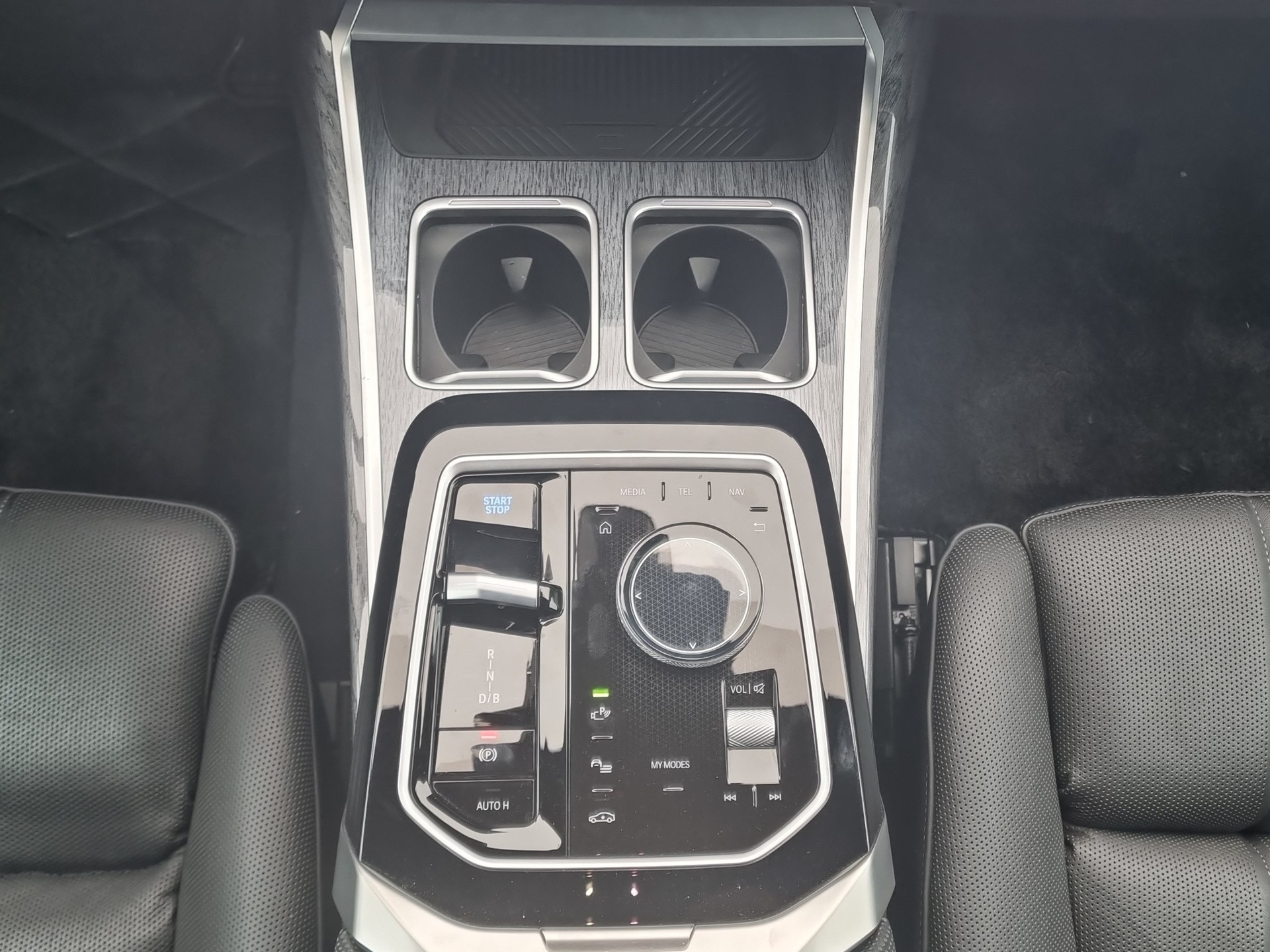 BMW i7 xDrive 60-image-16