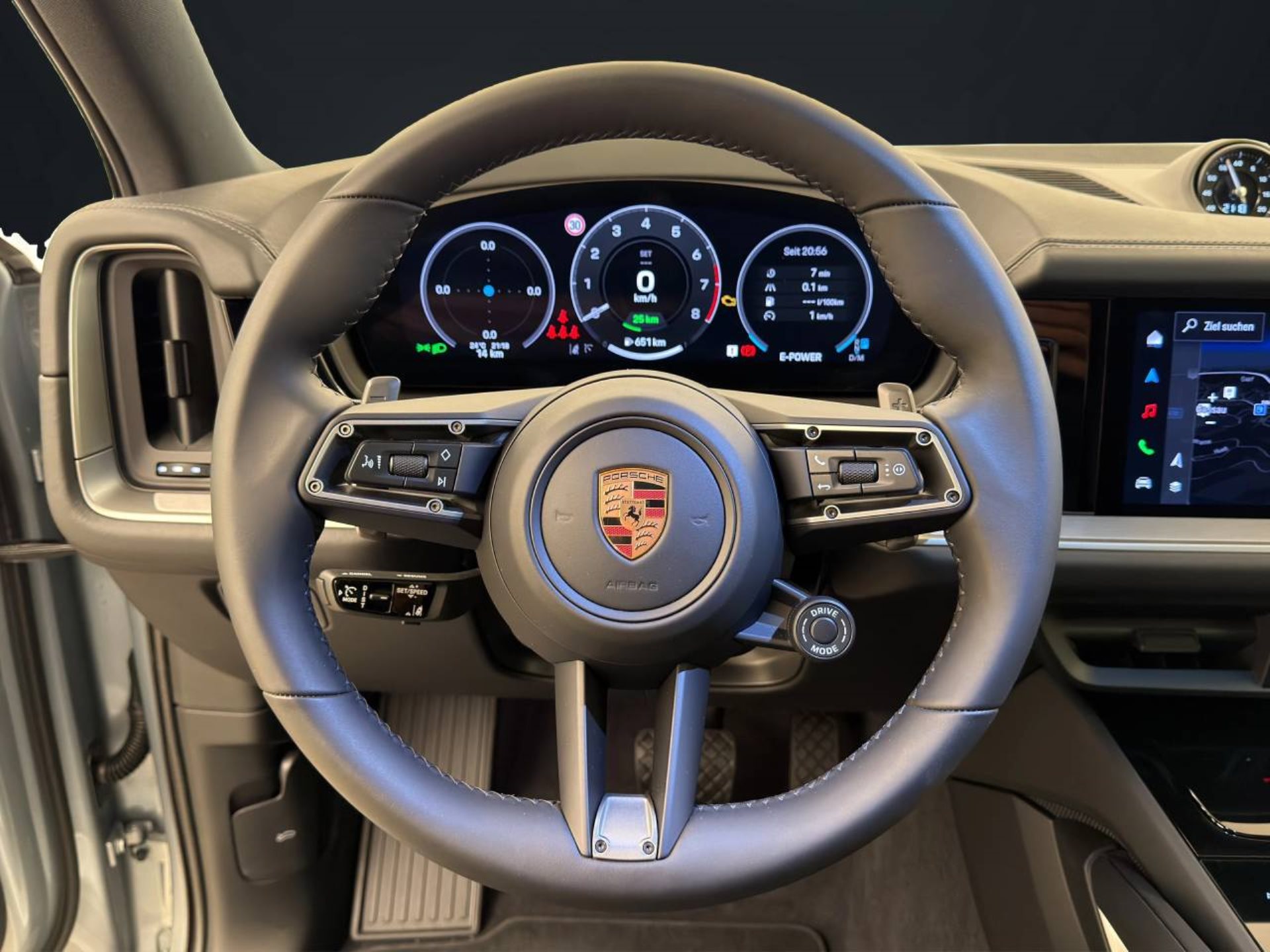 PORSCHE Cayenne E-Hybrid Black Edition-image-12