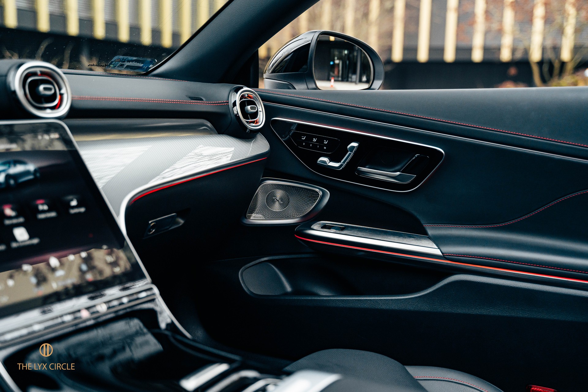 MERCEDES-BENZ CLE AMG 53 Cabrio 4Matic+ 9G-Tronic-image-11