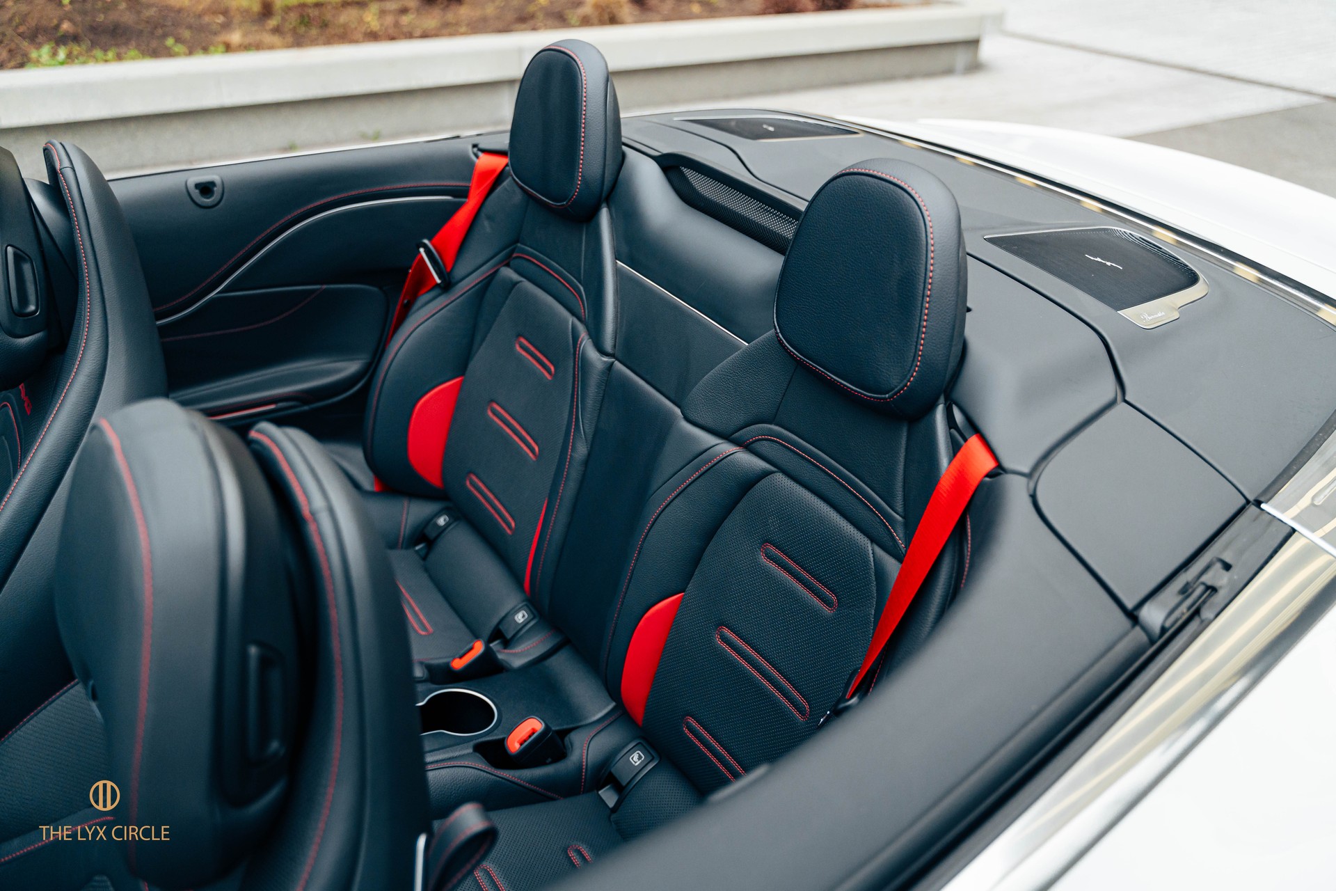 MERCEDES-BENZ CLE AMG 53 Cabrio 4Matic+ 9G-Tronic-image-15