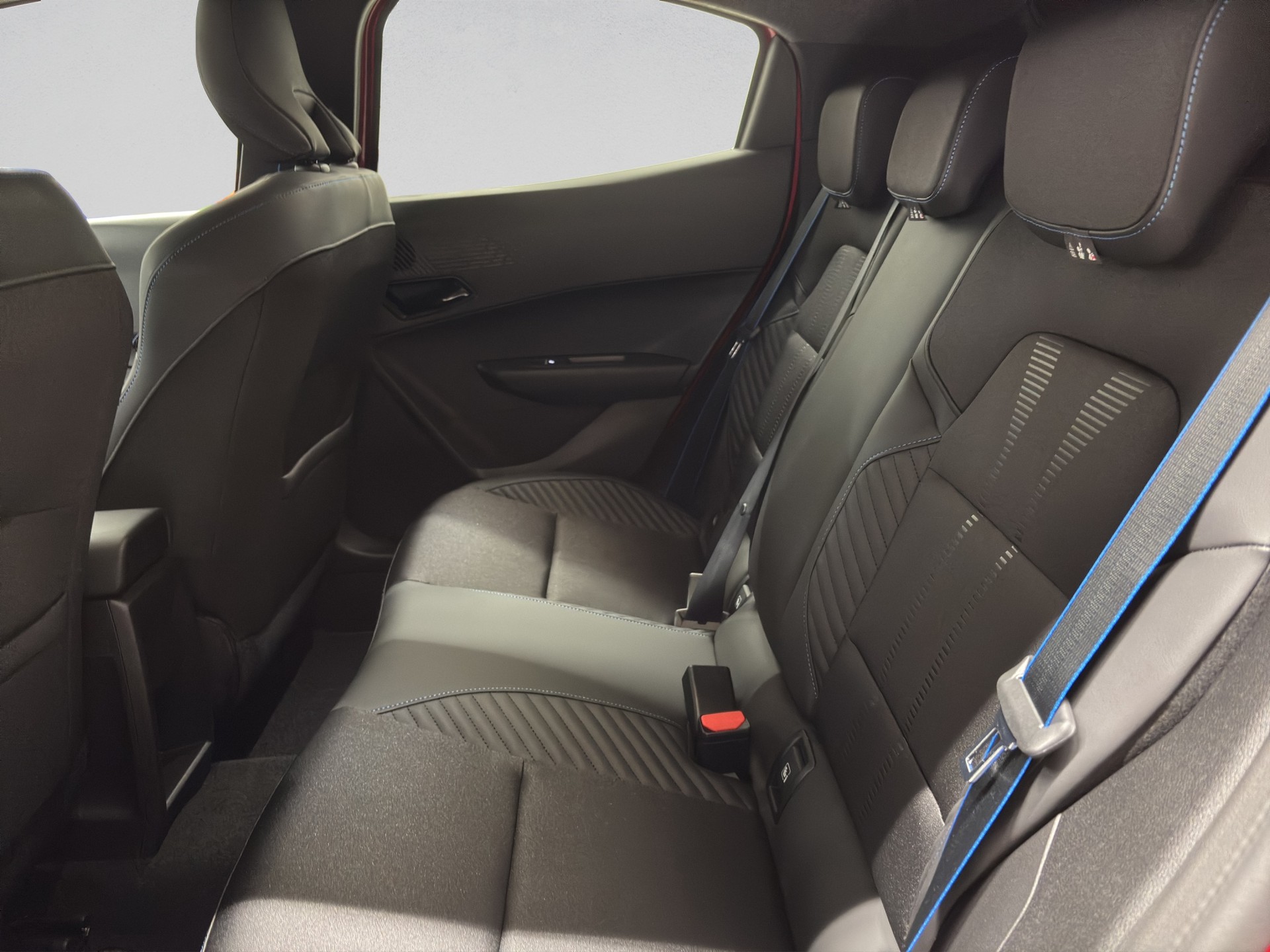 RENAULT Clio 1.8 E-Tech Esprit Alpine-image-14