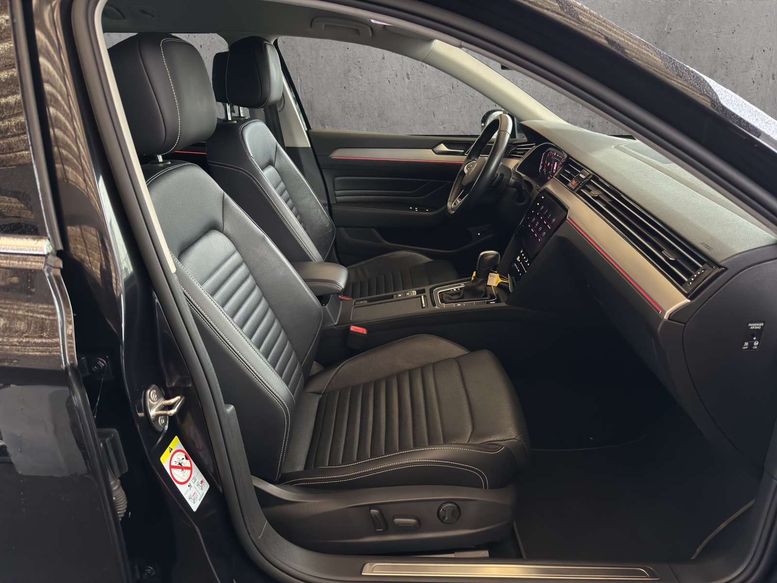 VW Passat 2.0 TDI BMT Business 4Motion DSG-image-15