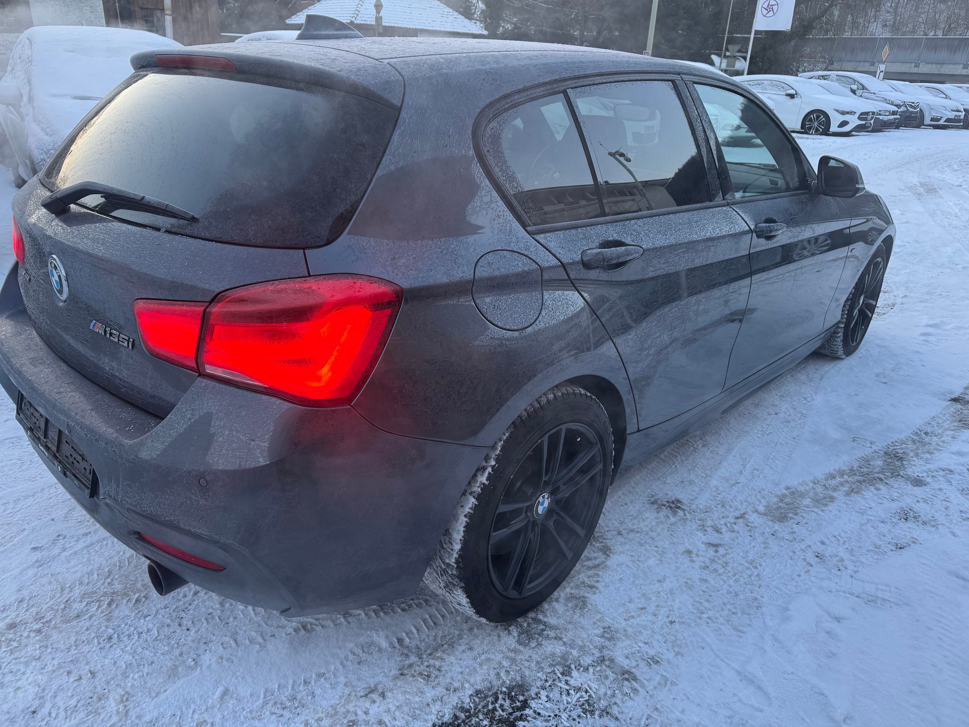 BMW M135i xDrive Steptronic-image-7