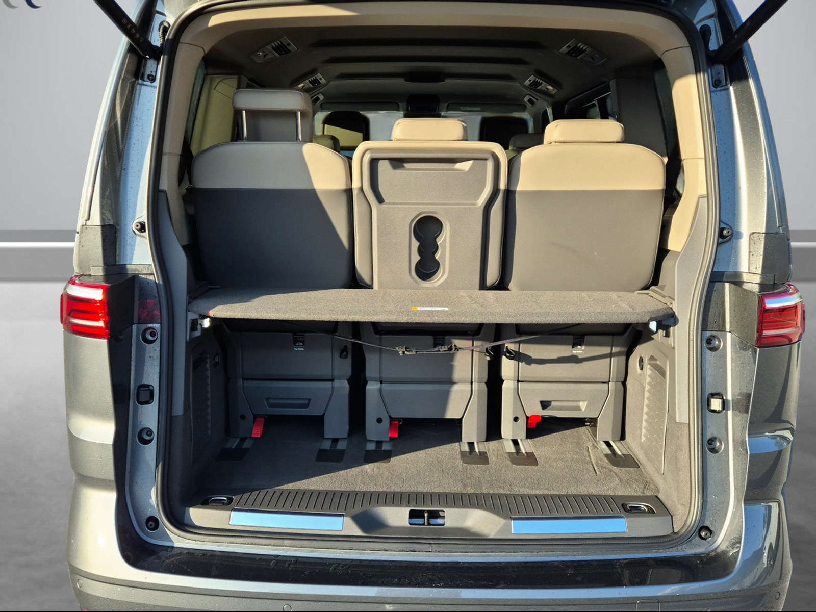 VW Multivan 2.0 TSI Style Liberty DSG-image-8