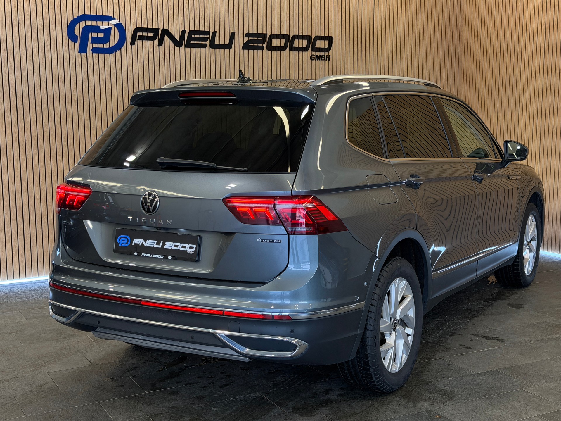 VW Tiguan Allspace 2.0 TDI SCR Elegance 4Motion DSG-image-2