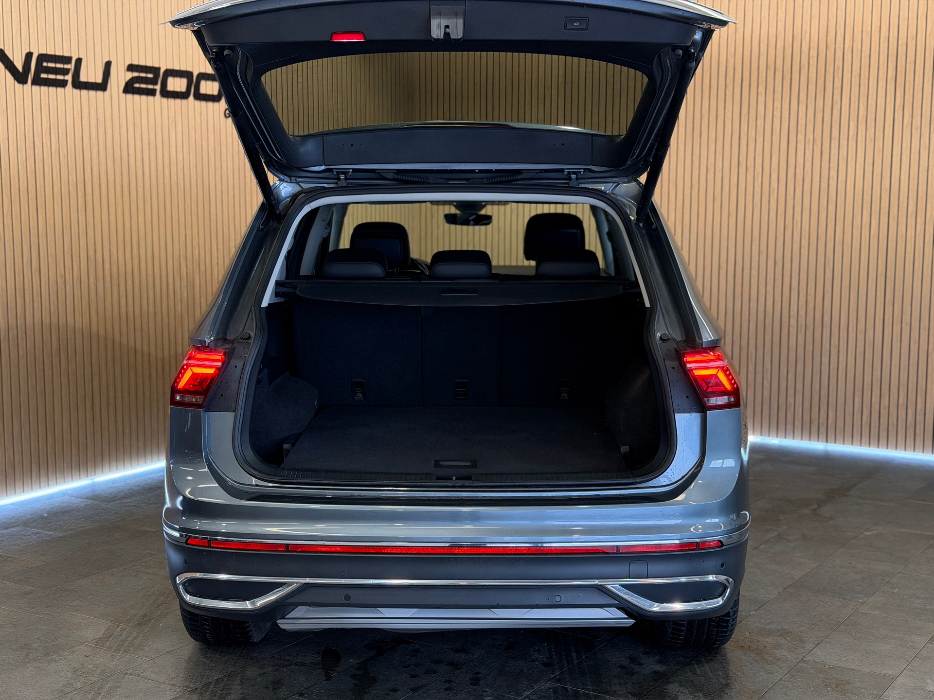 VW Tiguan Allspace 2.0 TDI SCR Elegance 4Motion DSG-image-3